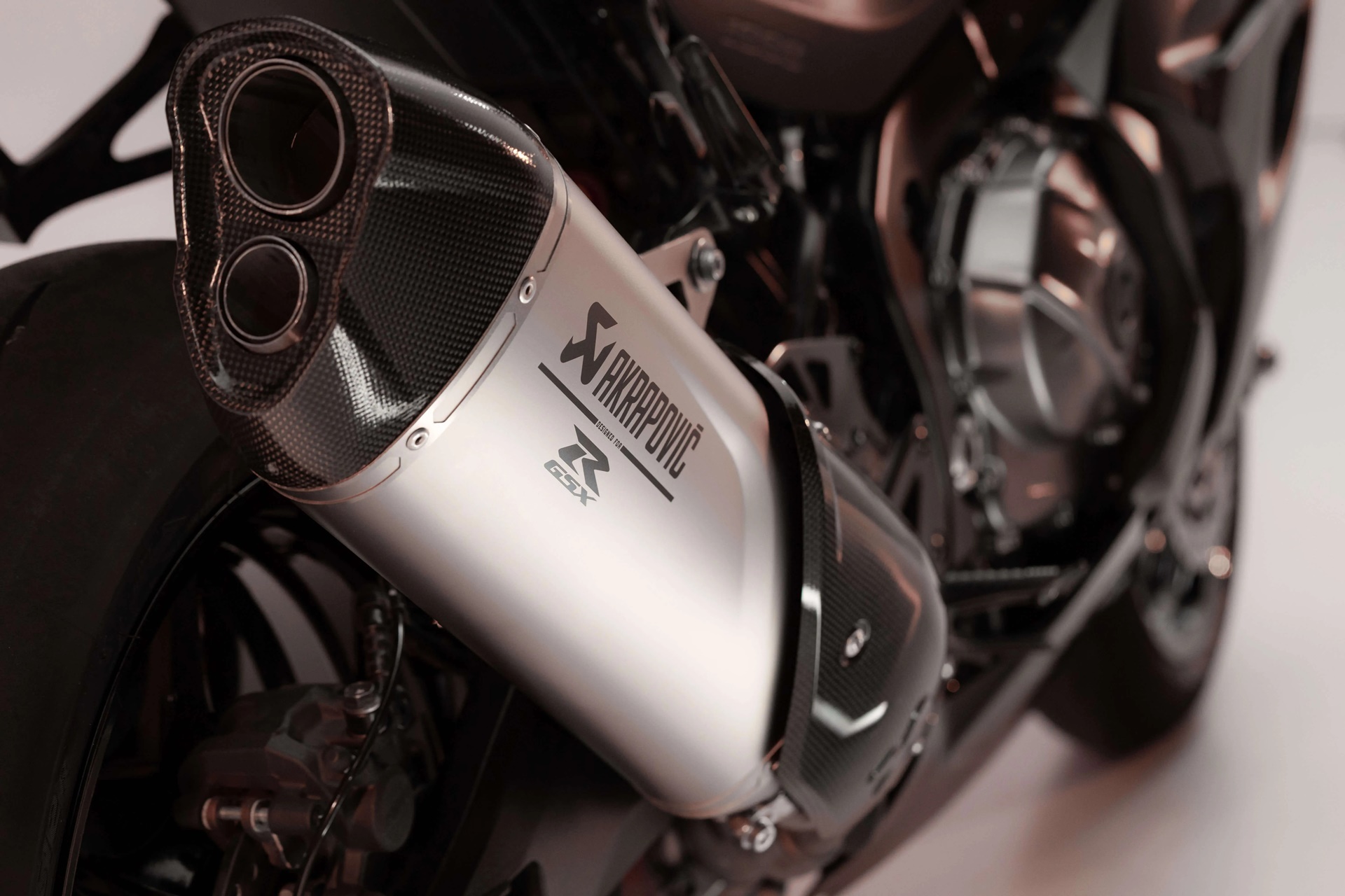 GSX-R1000R Stealth: La última serie limitada de Suzuki inspirada en el mundo náutico
