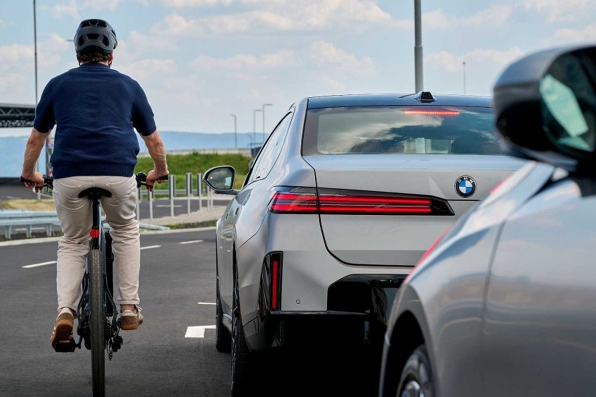 BMW ataja el “dooring” con su la última tecnología en materia de seguridad