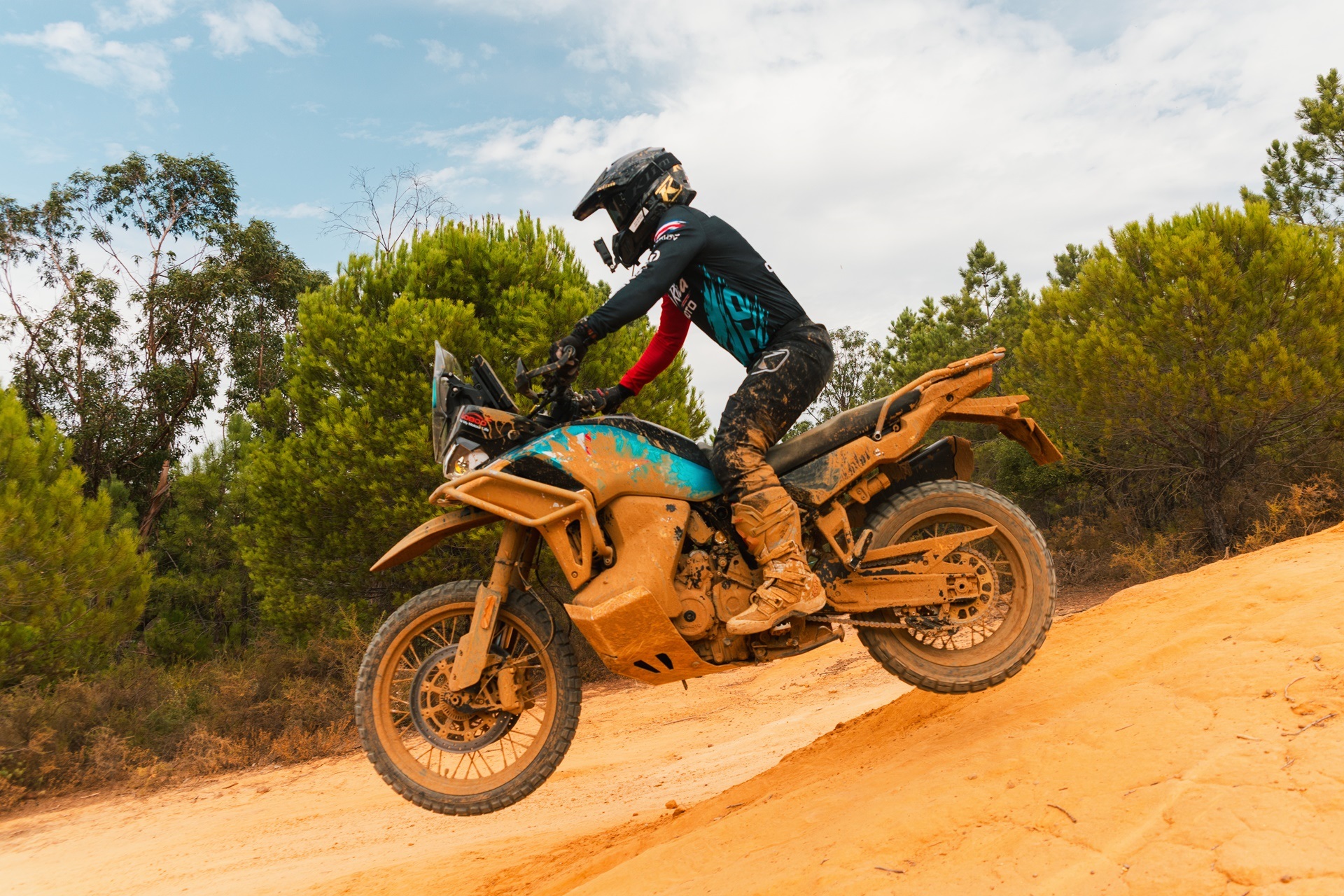 El CFMOTO MT Challenge Global Final 2026 se decide en España y nuestro equipo se alza con la 2ª plaza del cajón
