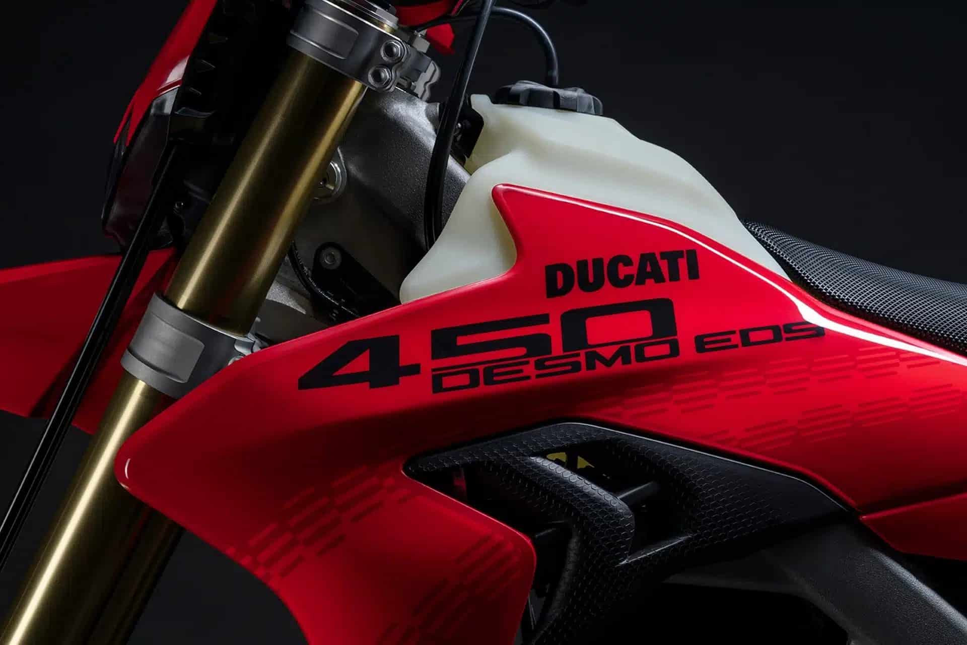 Silvio Sabba y Valerio Boni baten un nuevo récord a lomos de una Ducati Desmo450 EDS