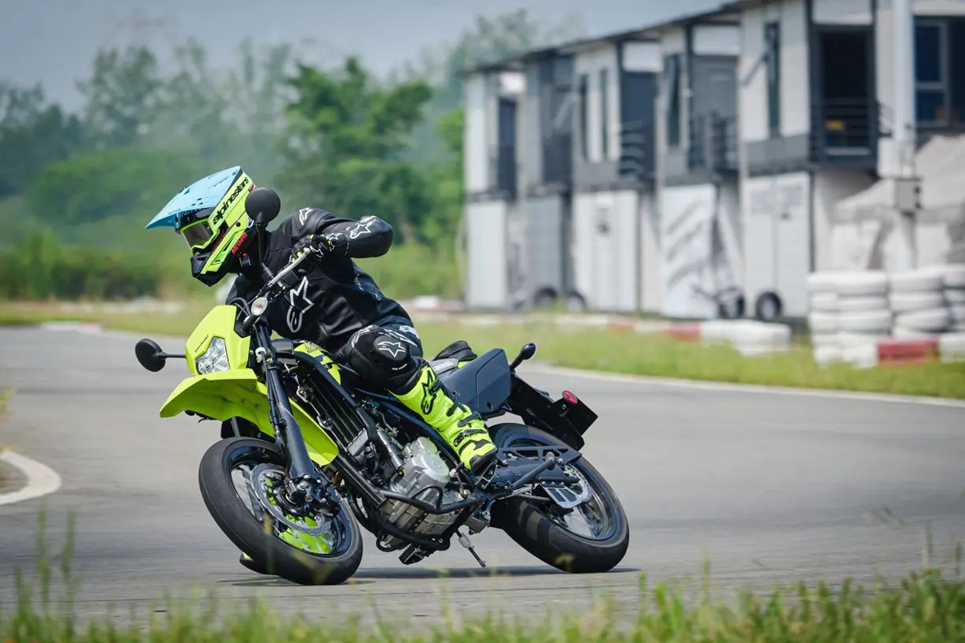 Kawasaki presenta su nueva gama KLX300 2027 con hasta cuatro variantes donde elegir