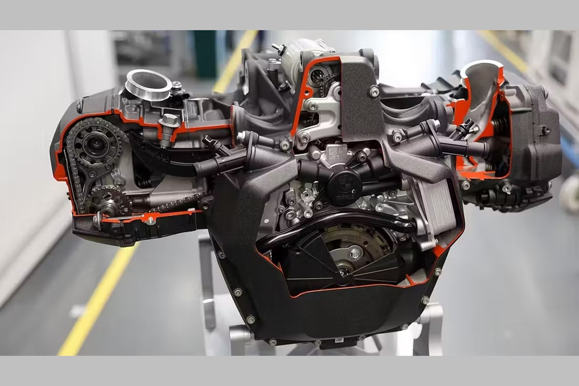 ZXMoto prepara una rival de la BMW GS: motor bóxer de 1.000 cc, cardán y cambio AMT