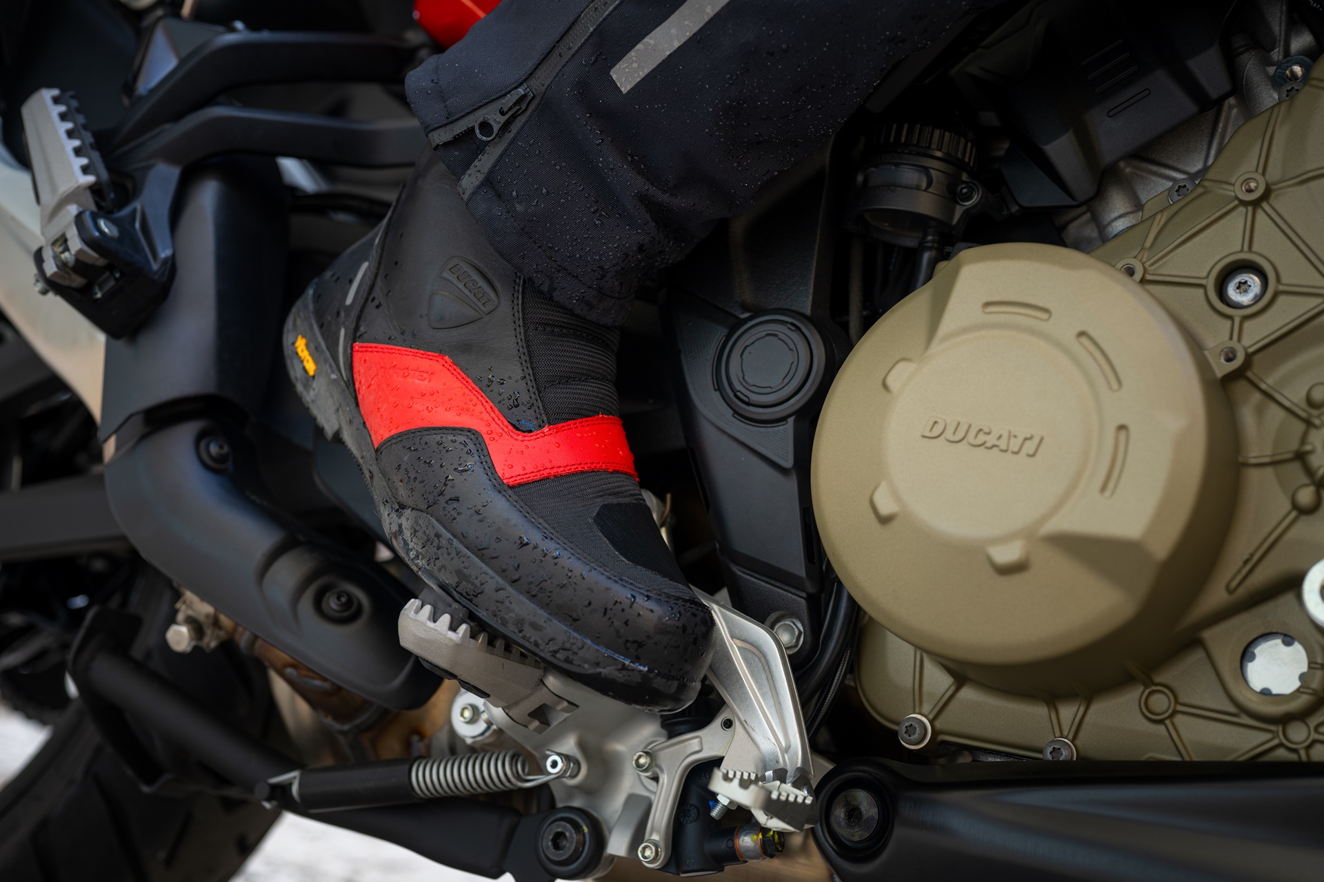 Ducati presenta su gama de botas técnicas fabricadas por Held en exclusiva para la marca