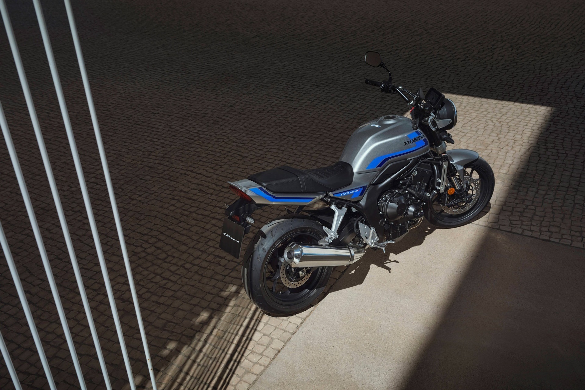 La historia detrás de la CB1000F: la naked de esencia y estética retro nacida de la competición