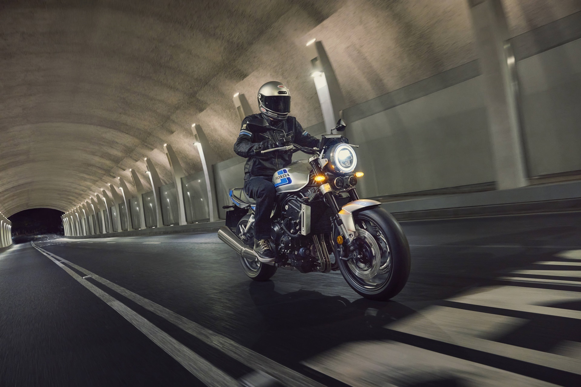 La historia detrás de la CB1000F: la naked de esencia y estética retro nacida de la competición
