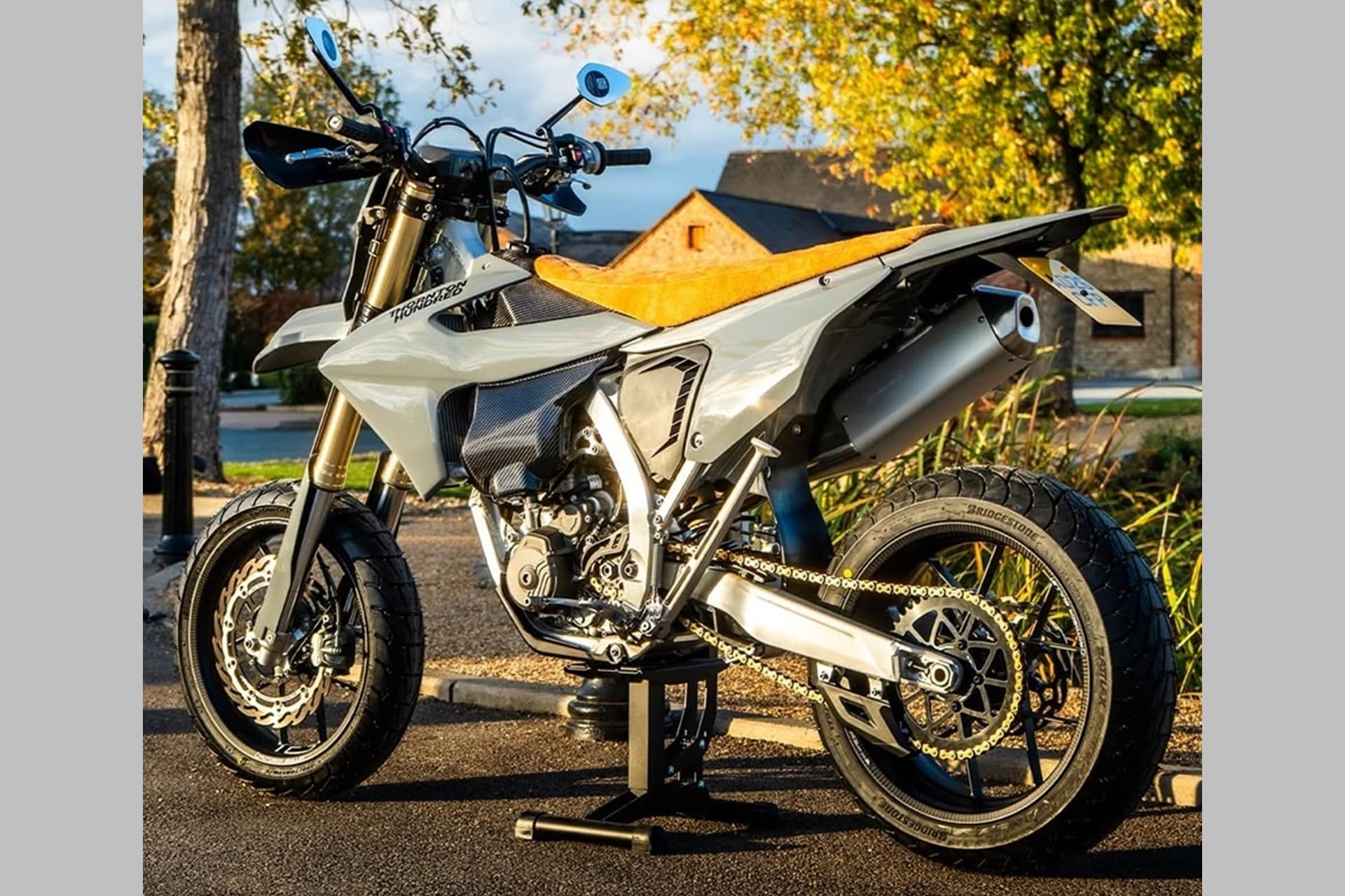 TF450E Supermoto: la moto que Triumph debería plantearse seriamente fabricar