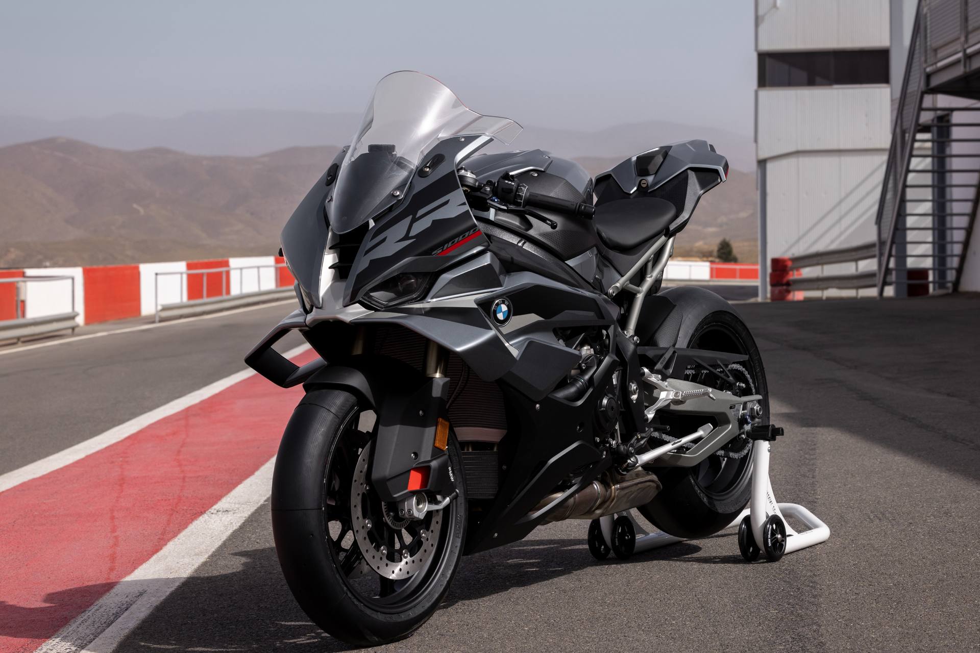 BMW S 1000 RR 2027, ¿digno rival de la Ducati Panigale V4?