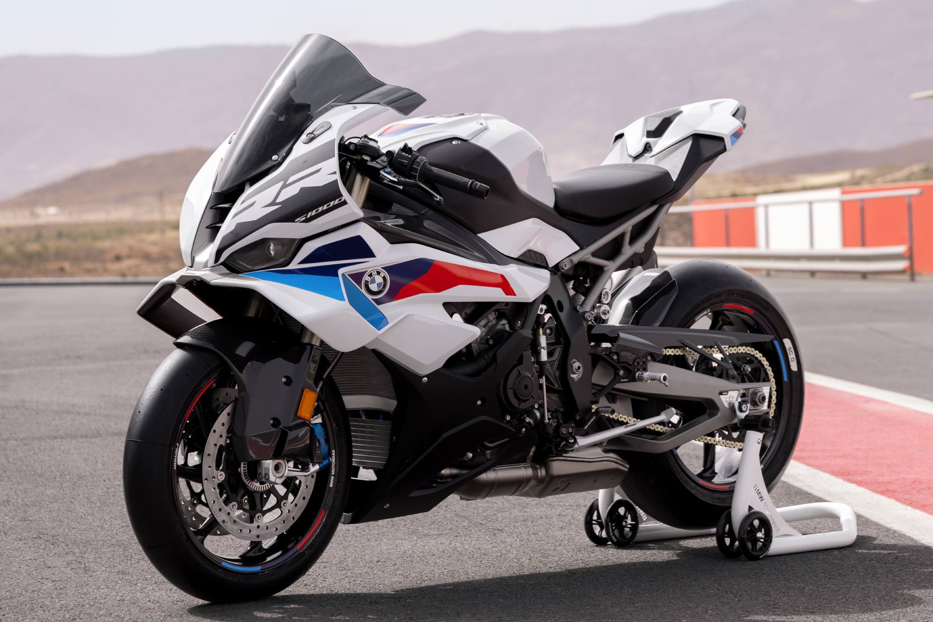 BMW S 1000 RR 2027, ¿digno rival de la Ducati Panigale V4?