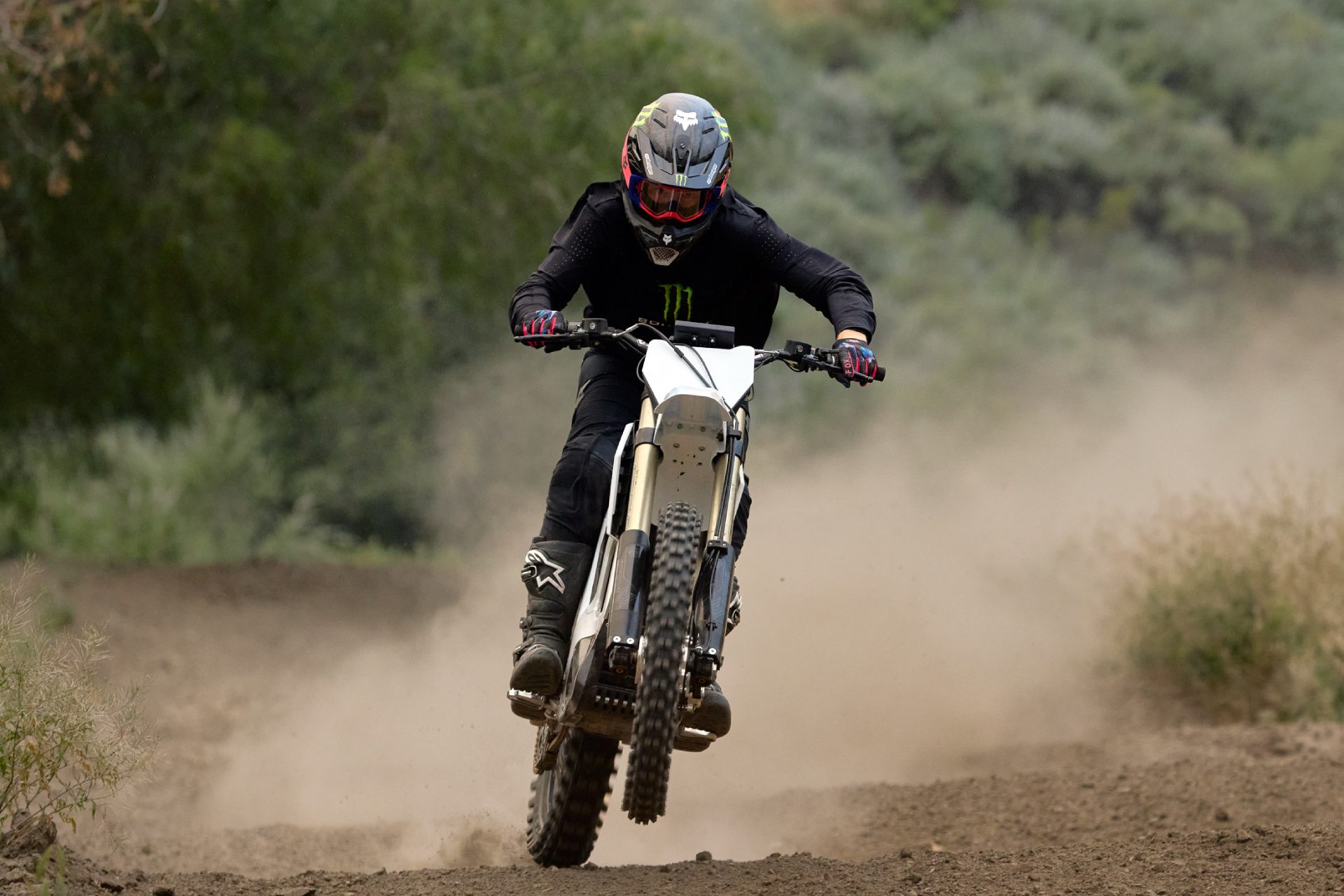 Bonnell 805 RX, caballo de batalla eléctrico para pelear en el motociclismo deportivo