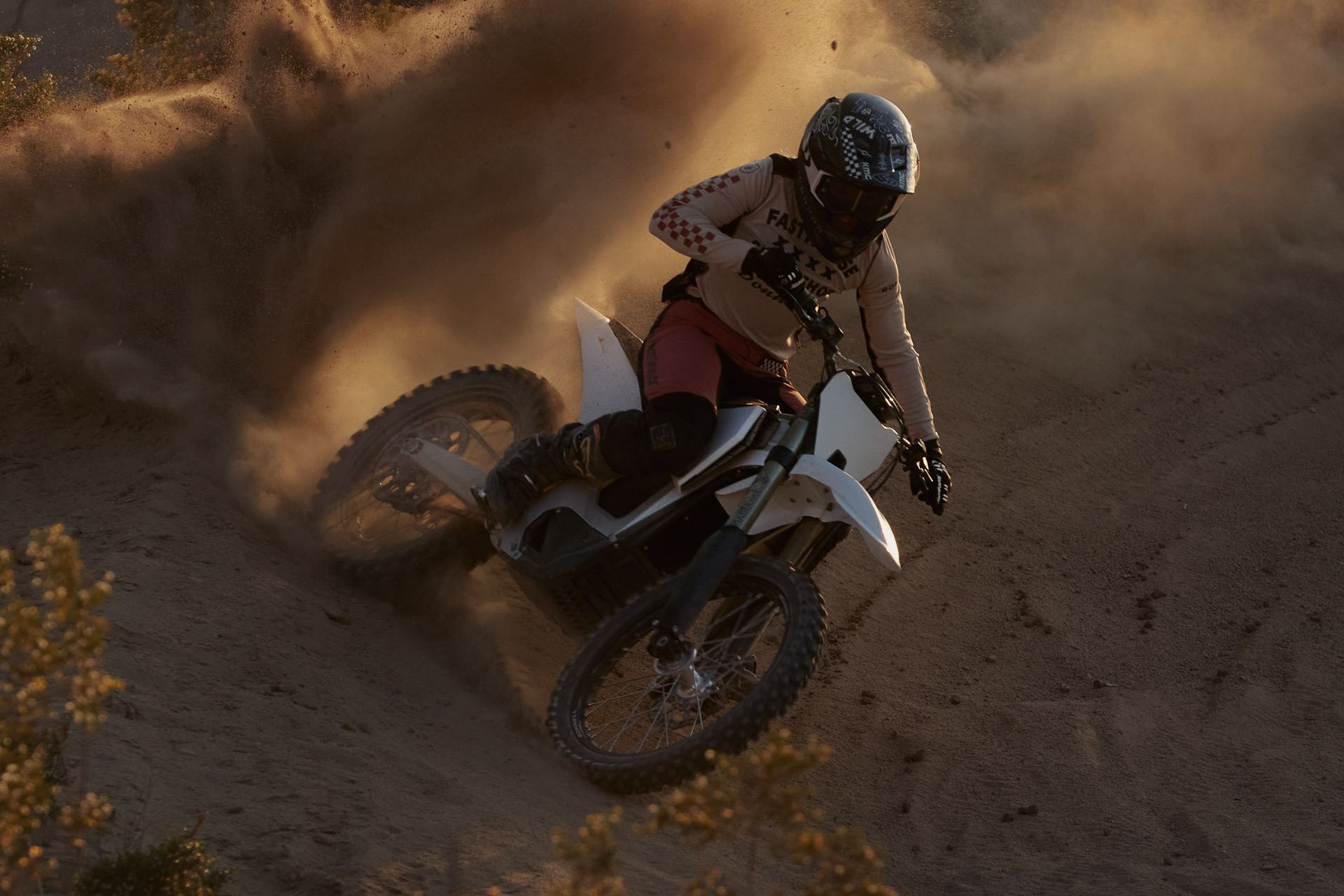 Bonnell 805 RX, caballo de batalla eléctrico para pelear en el motociclismo deportivo