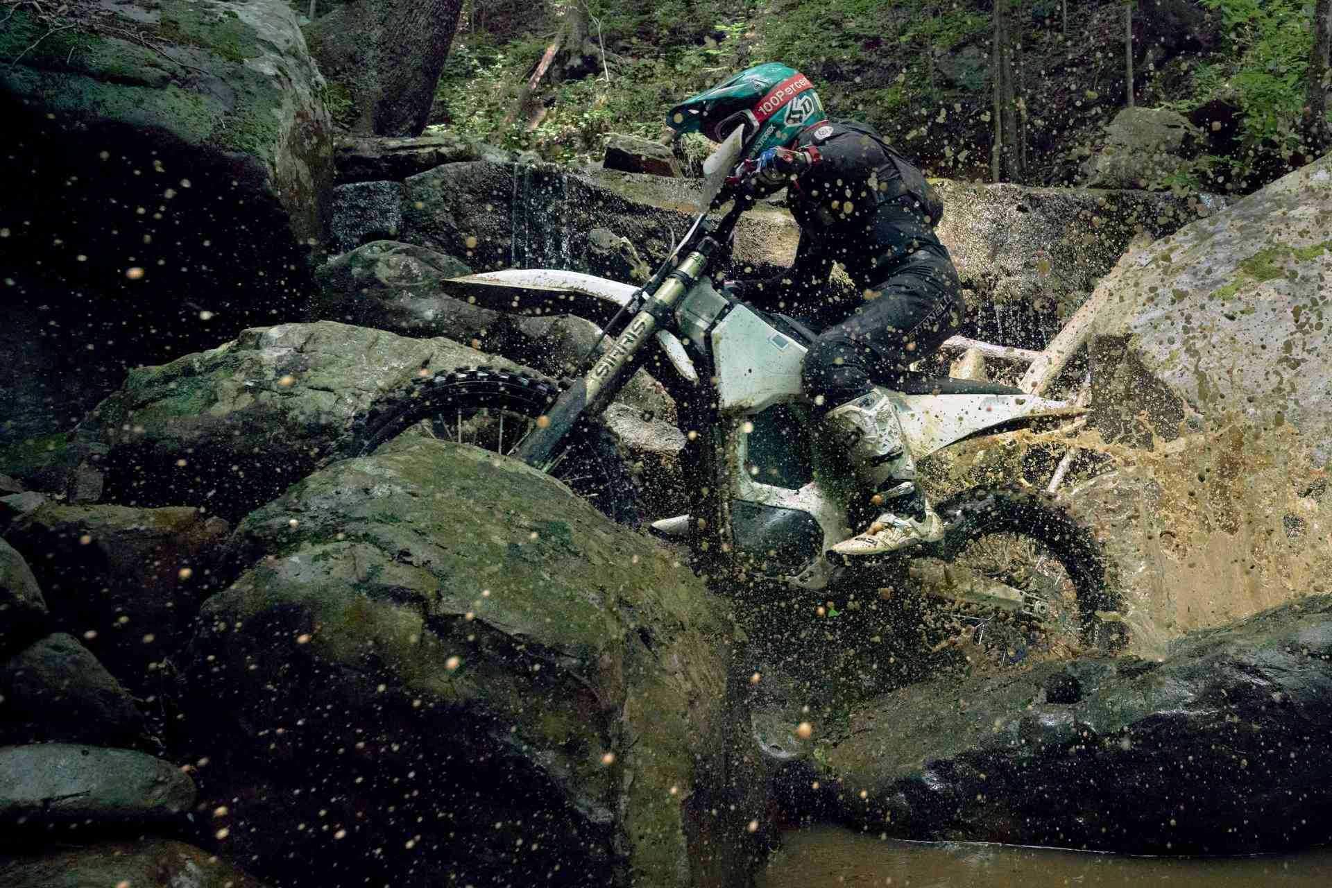 Bonnell 805 RX, caballo de batalla eléctrico para pelear en el motociclismo deportivo
