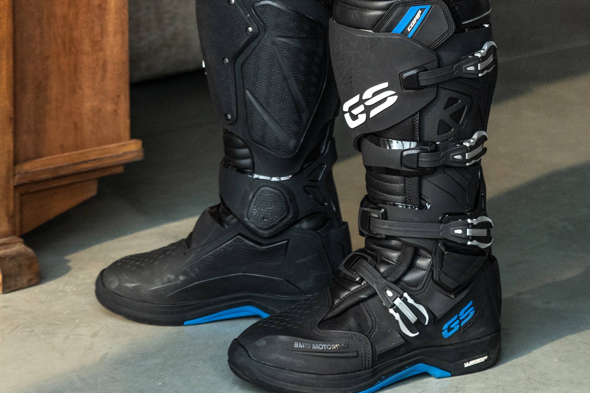 Impermeable y botas, accesorios clave para enfrentar la lluvia en Colombia