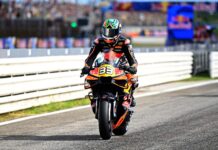 Brad Binder, uno de los nombres más reconocidos de la parrilla de MotoGP, decidió cambiar de rumbo tras seis temporadas compitiendo en la categoría reina, y llegará al ROKiT BMW Motorrad del WorldSBK. Fuentes cercanas a BMW Motorrad, señalan que el piloto sudafricano sustituirá a Danilo Petrucci.