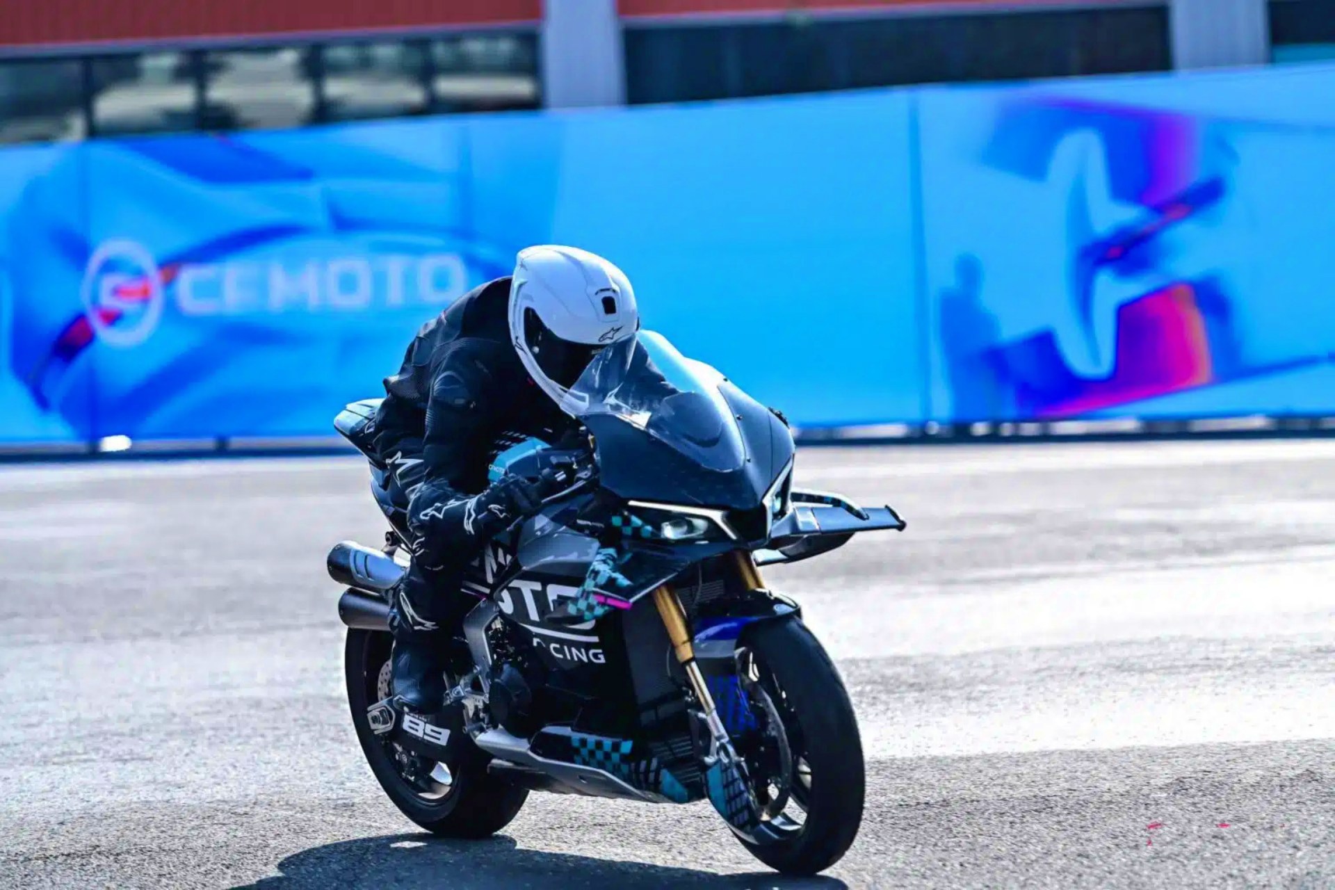 CFMOTO V4 SR-RR