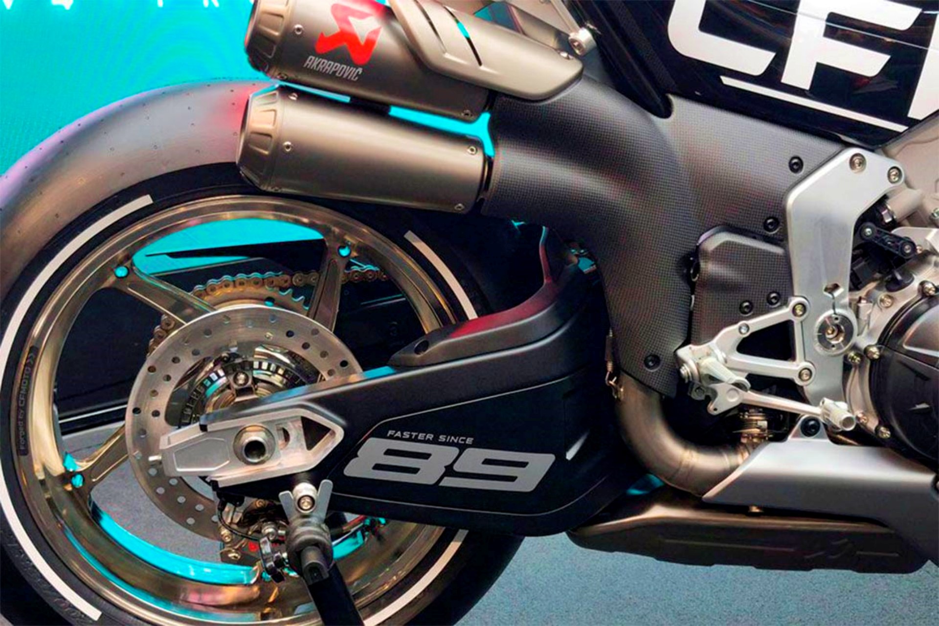 CFMOTO V4 SR-RR