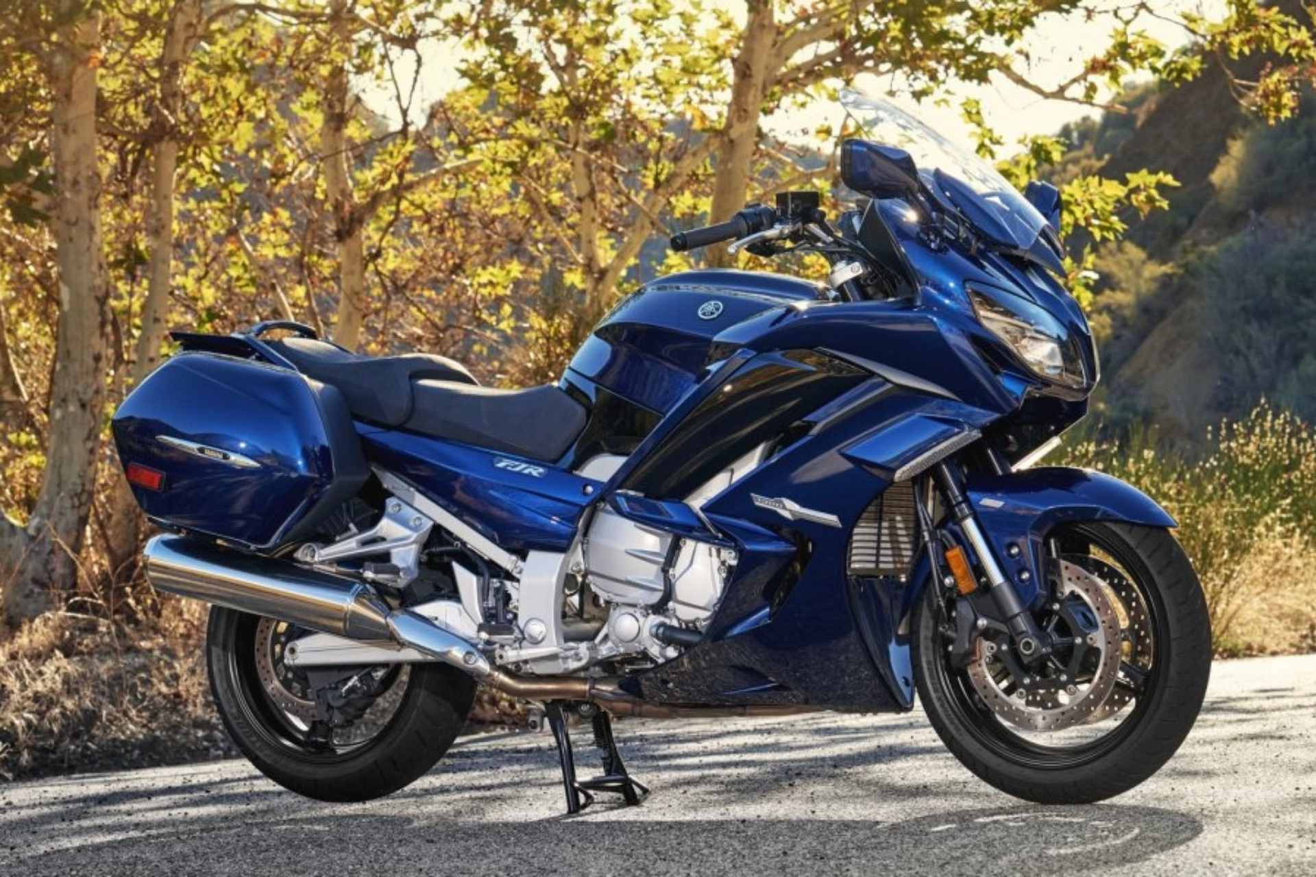 Cómo subir una moto pesada al caballete central sin esfuerzo