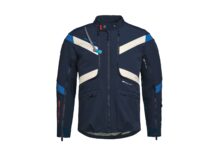Impermeable y botas, accesorios clave para enfrentar la lluvia en Colombia