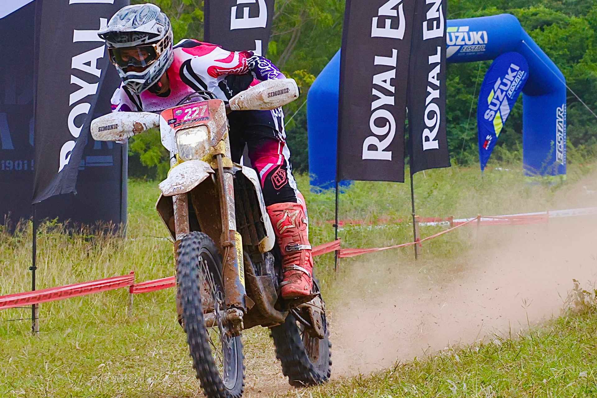 Daniella Acosta, la bogotana que se abrió camino en el enduro colombiano