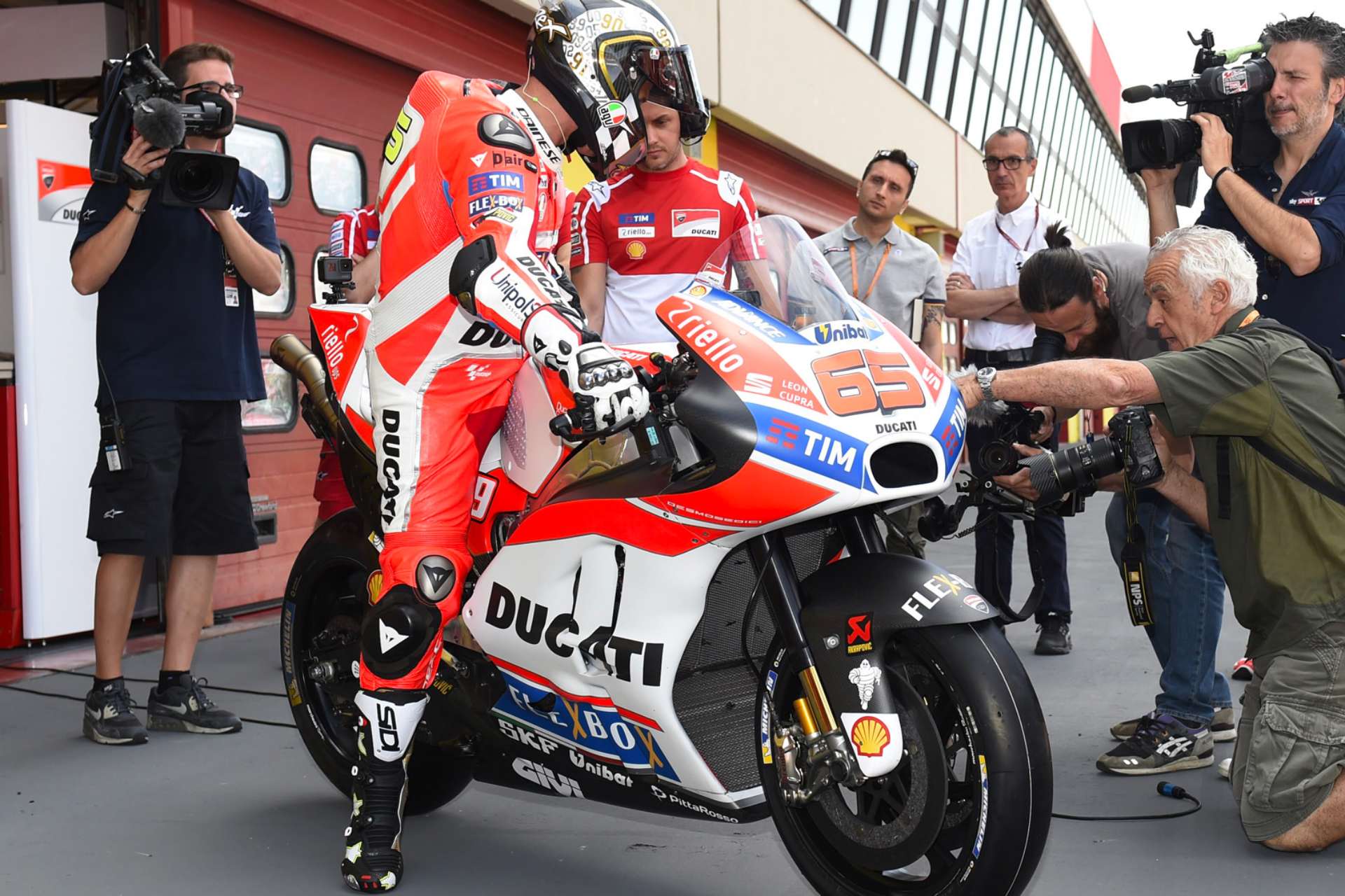 MotoGP Legend: Loris Capirossi, el italiano que inmortalizó el número 65