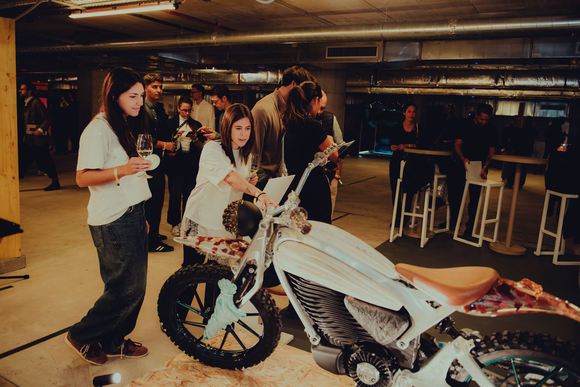 Mattia Biagi presenta “Motototem”, la Flying Flea C6 concebida desde una perspectiva artística