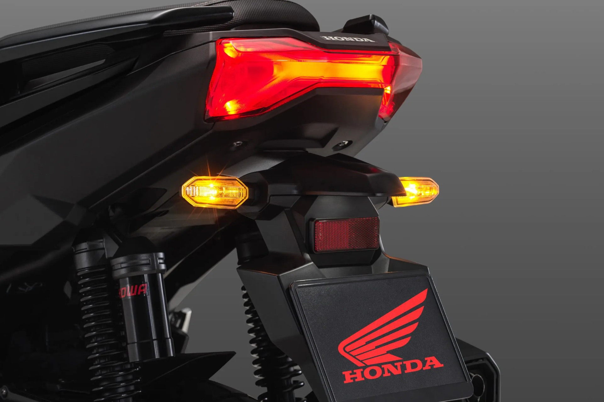 Honda ADV160 Trico Edition y un tributo muy espeacial
