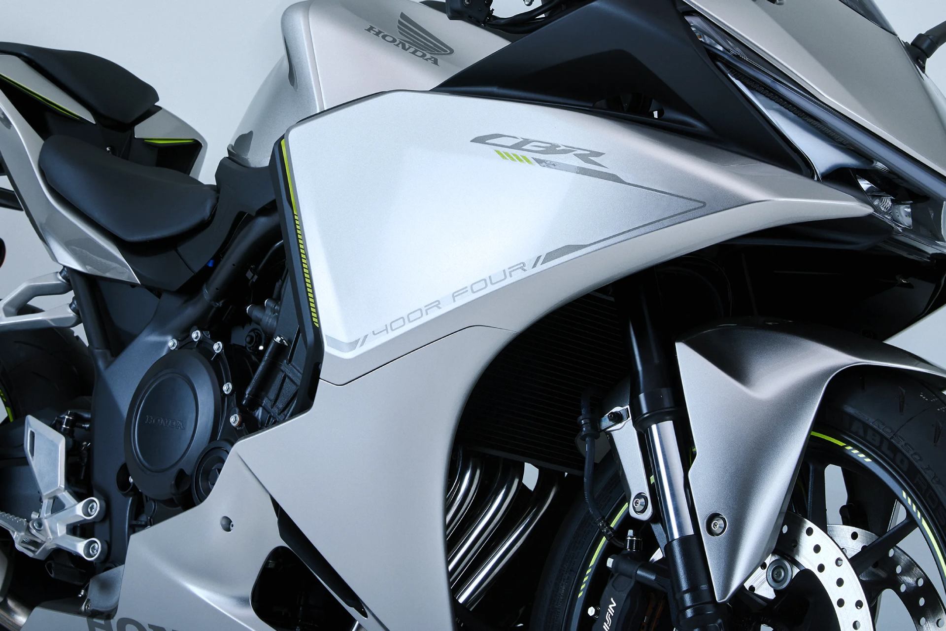 Honda CBR400R Four E-Clutch: anticipo de una motocicleta soñada
