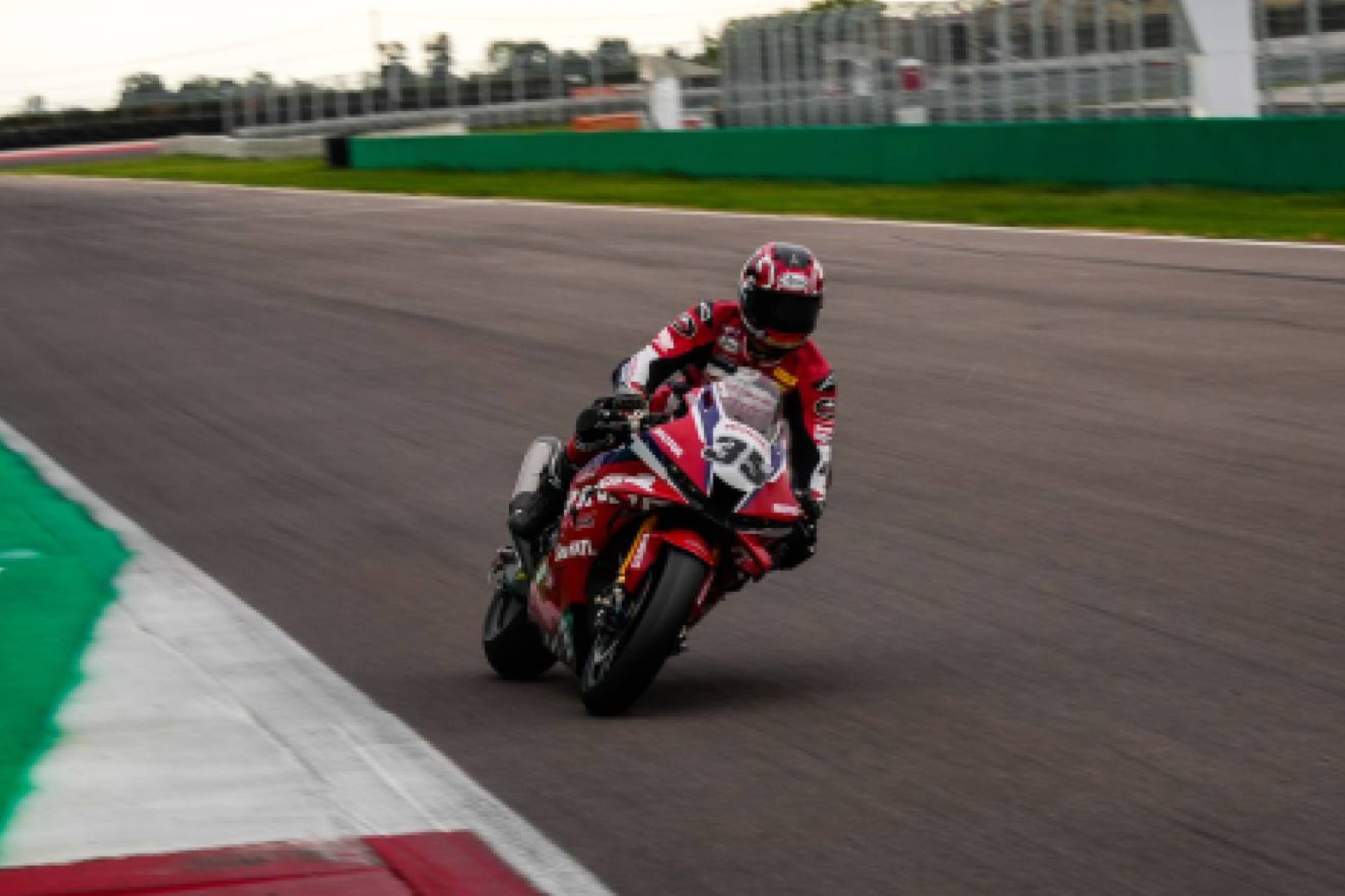 Honda HRC puso a prueba sus Fireblade en Cremona