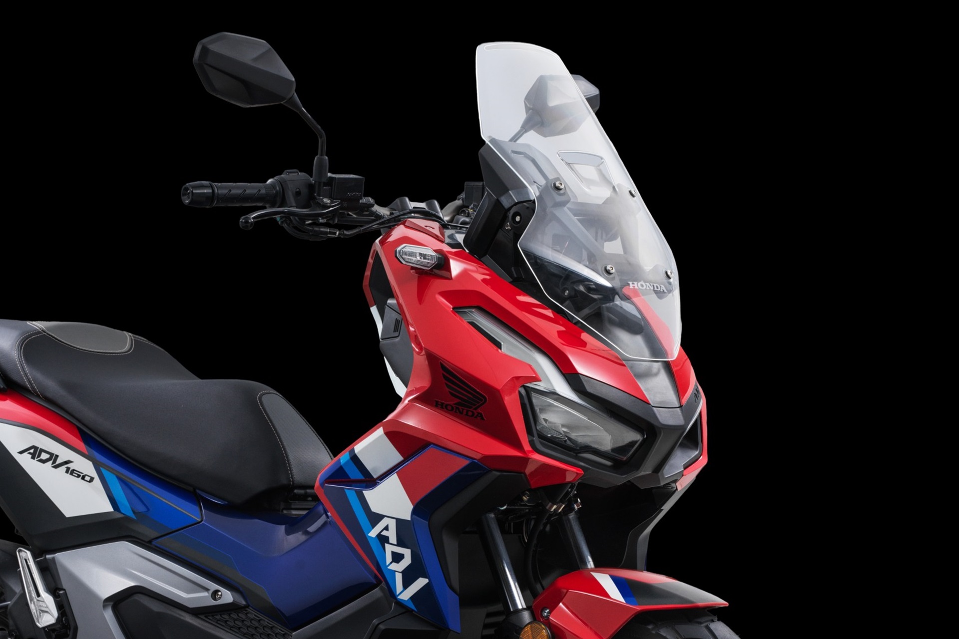 Honda ADV160 Trico Edition: La filial malaya de la marca viste el modelo con sus colores de guerra