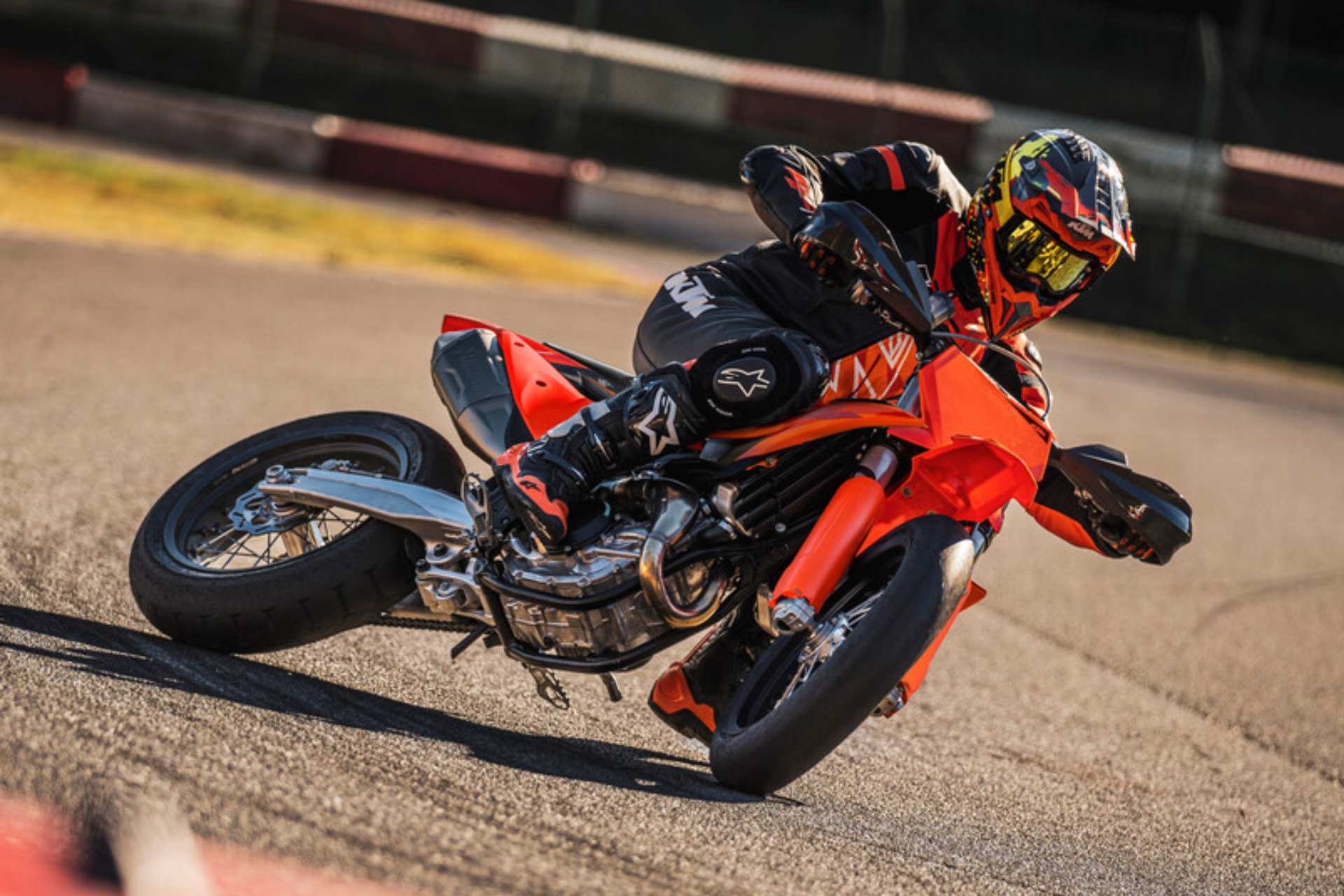 Estos son los puntos clave de la KTM 450 SMR 2027