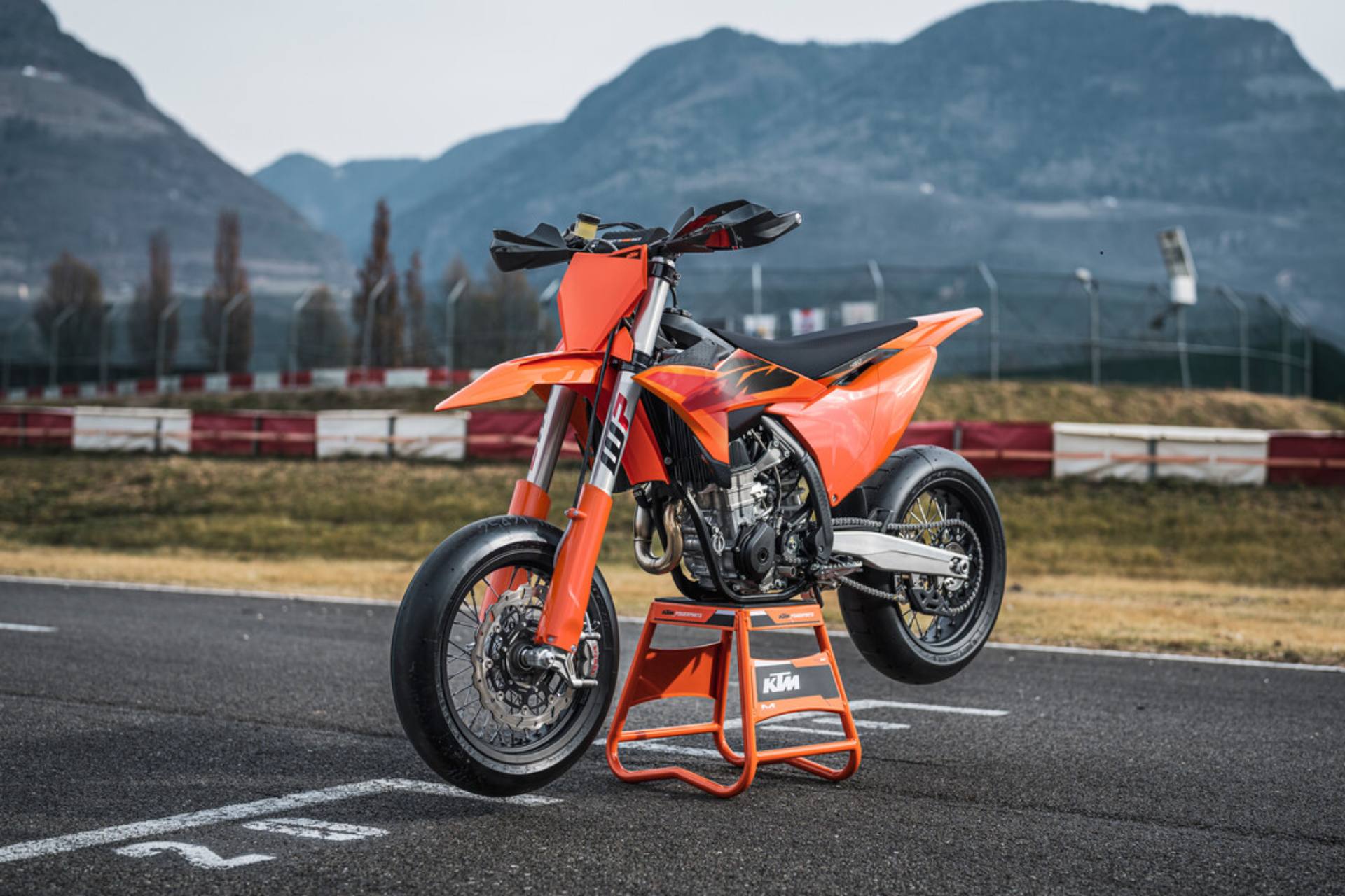 Estos son los puntos clave de la KTM 450 SMR 2027