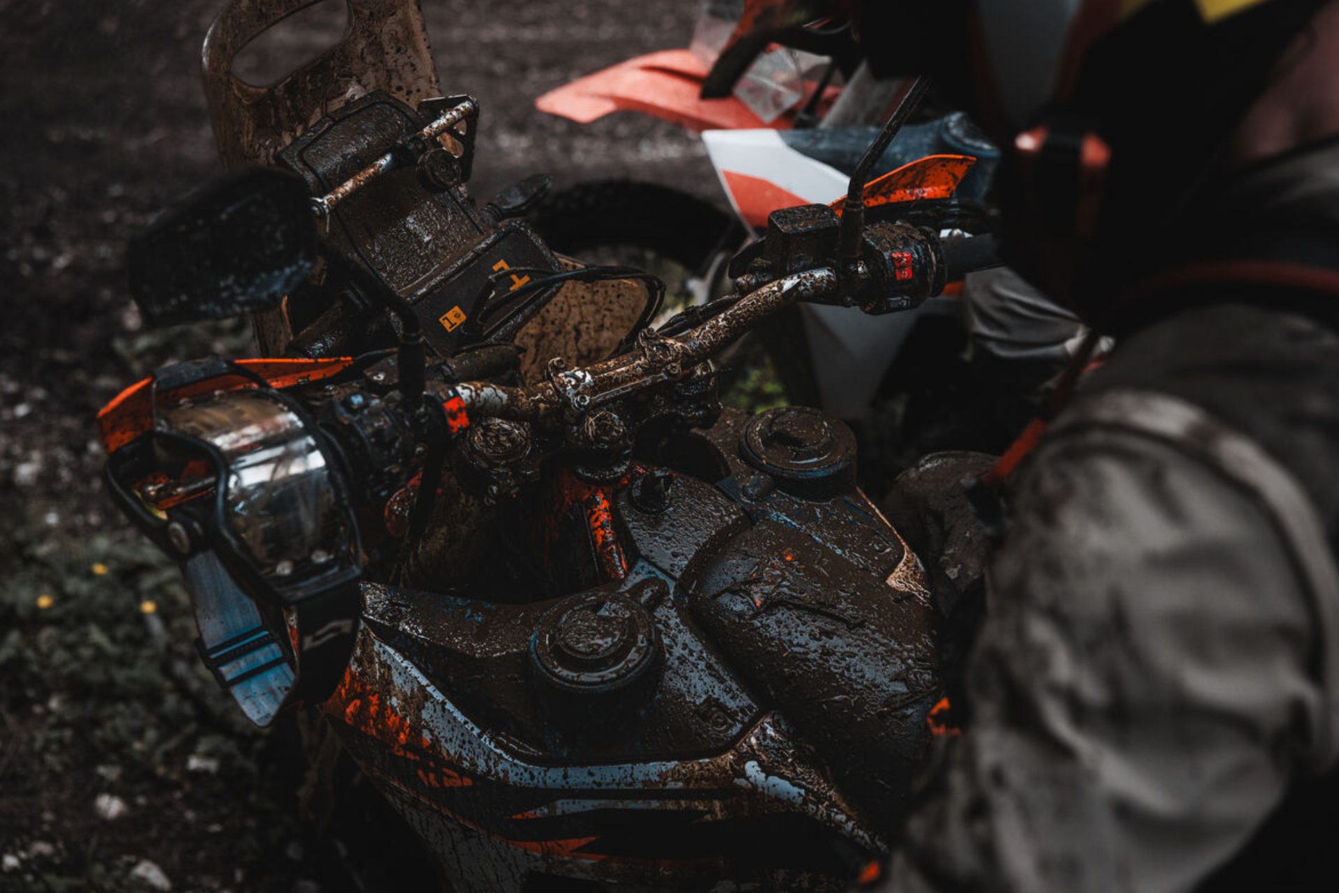 KTM 690 RALLY 2027: poderosa máquina de rally-raid ¡como debe ser!