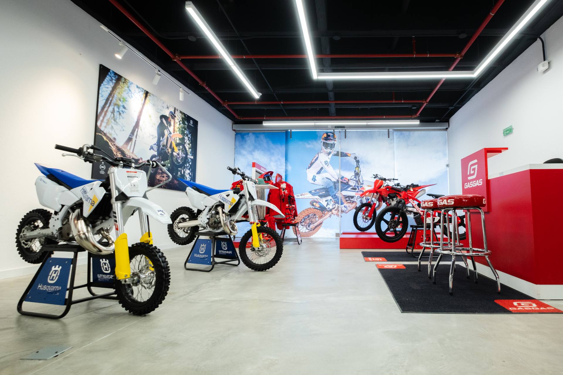 KTM estrena vitrina insignia en Bogotá y abre una nueva casa para los motociclistas