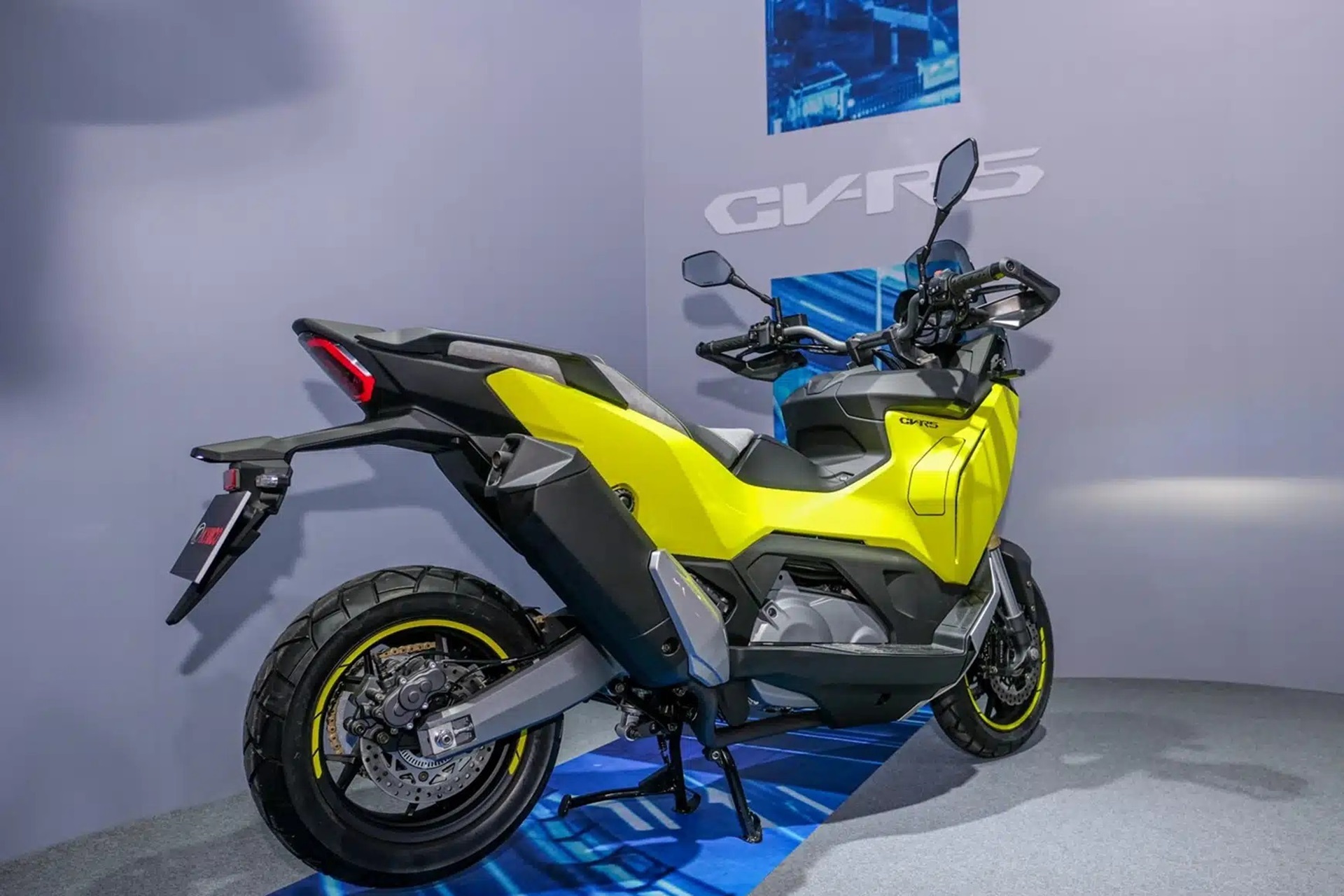 CV-X45 2027: KYMCO desvela su nuevo scooter ADV para el A2