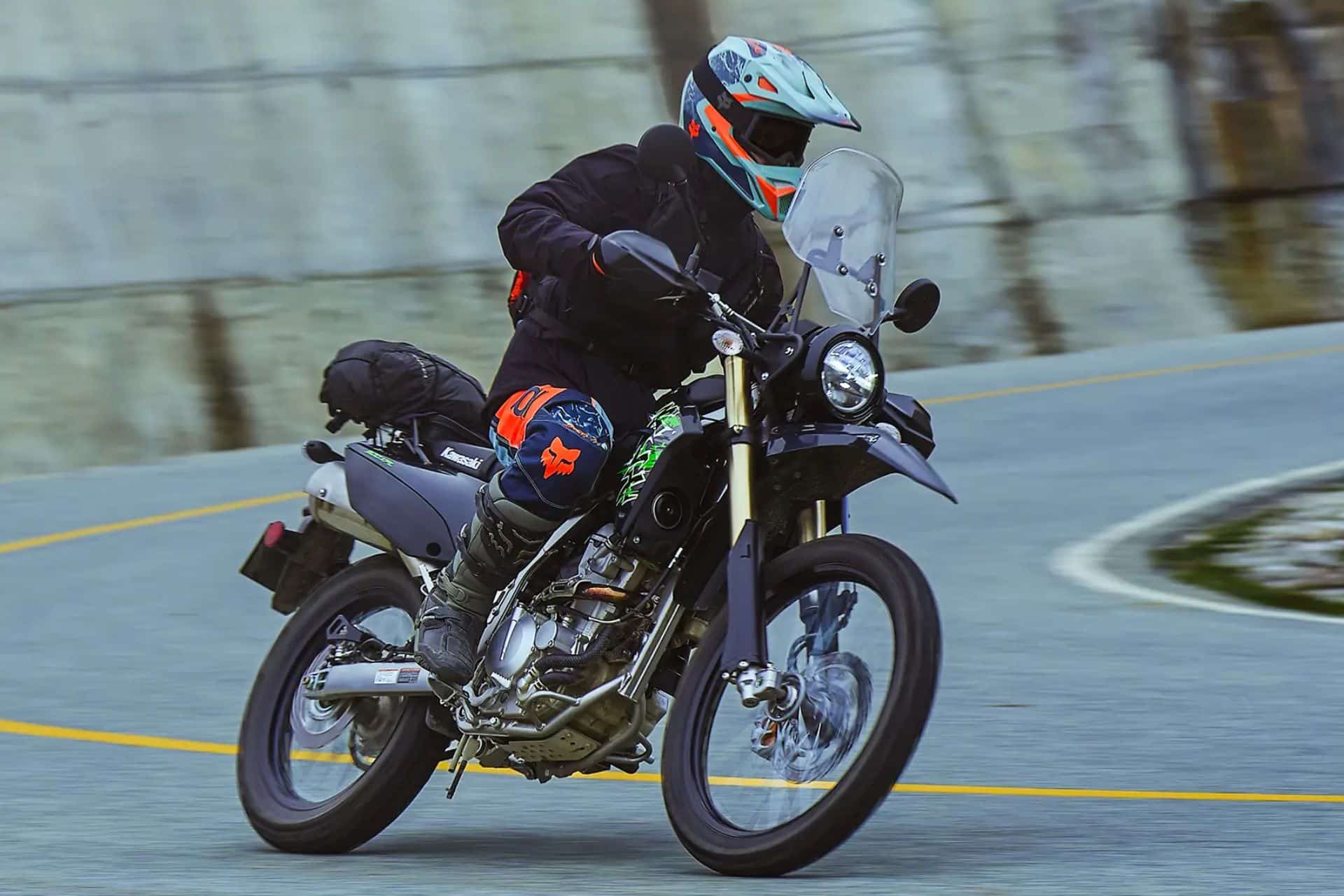 Kawasaki KLX300 XPL ABS 2027, la nueva trail japonesa para ir más allá