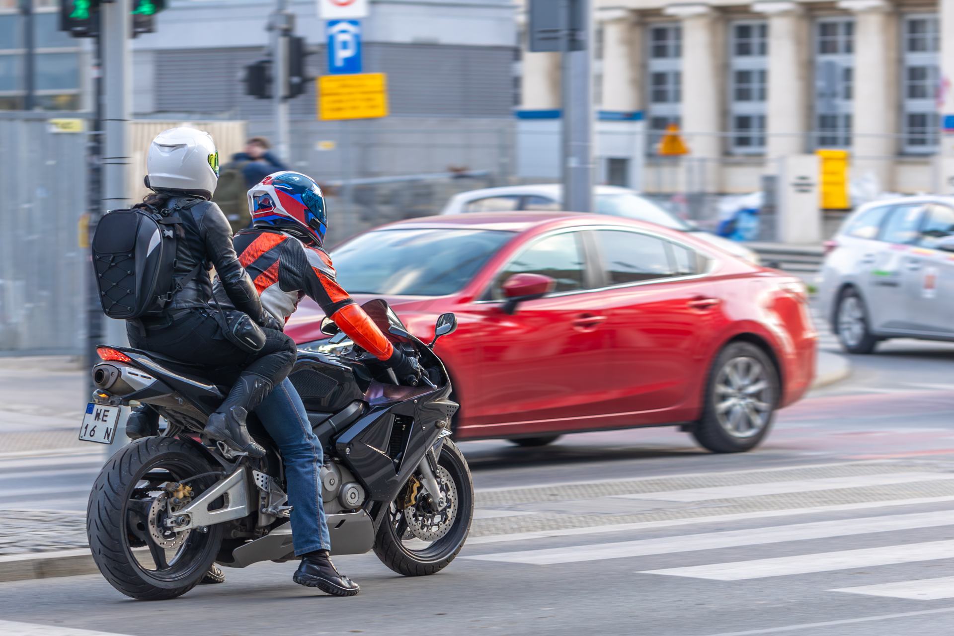 Todo motociclista en Colombia debe conocer estas leyes de tránsito