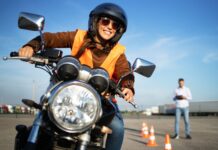 Todo motociclista en Colombia debe conocer estas leyes de tránsito