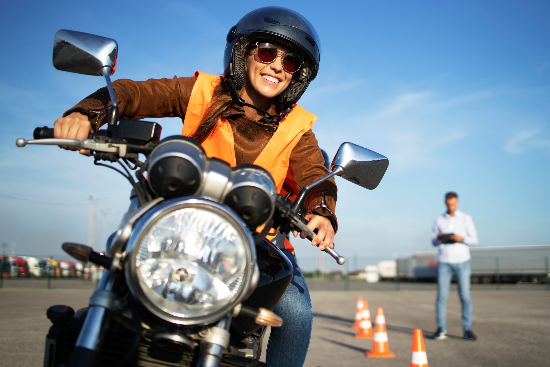 Todo motociclista en Colombia debe conocer estas leyes de tránsito