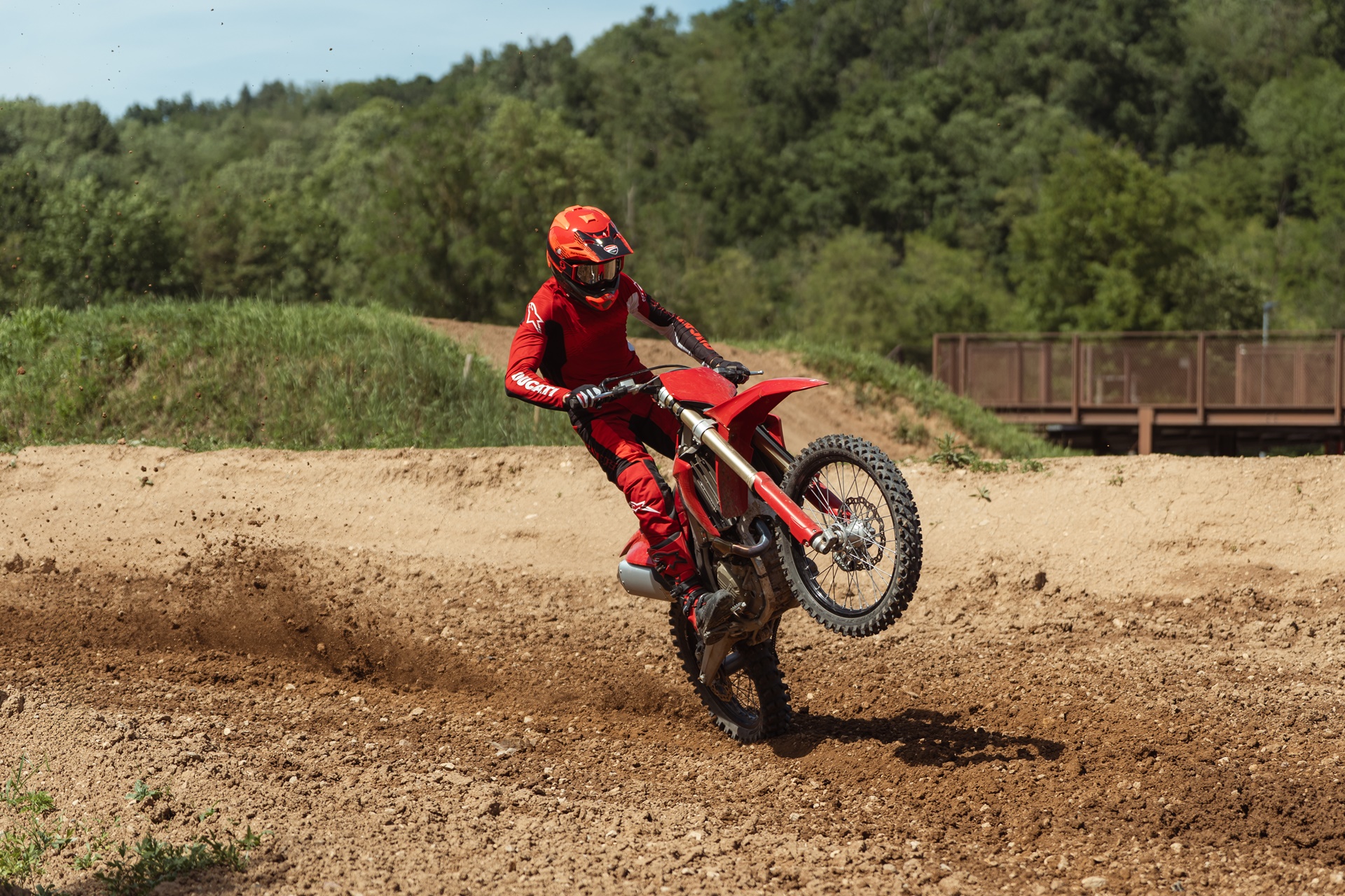 Gama Ducati Desmo450 MX 2027: más prestaciones y mejor ergonomía para favorecer el pilotaje