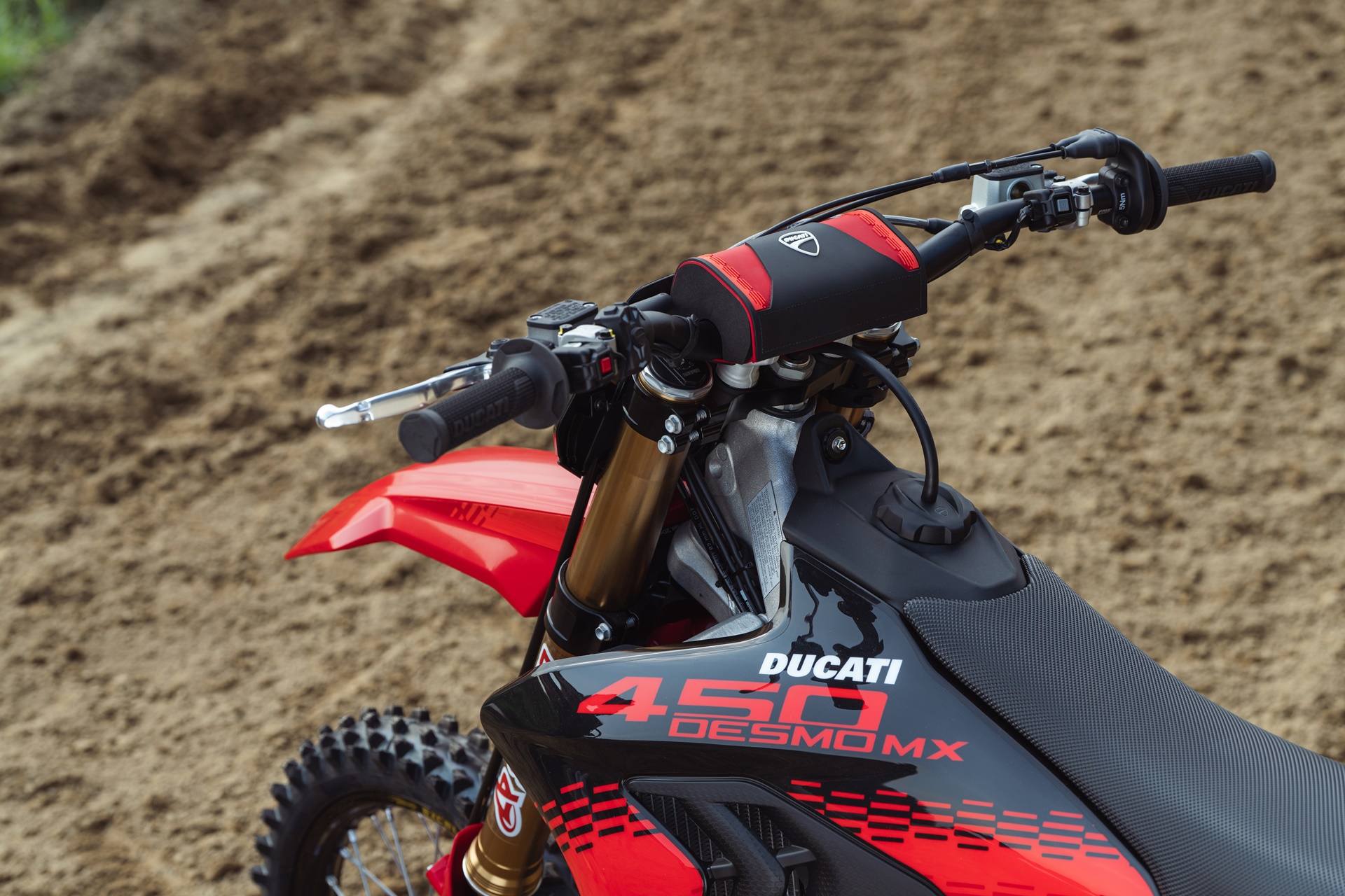 Gama Ducati Desmo450 MX 2027: más prestaciones y mejor ergonomía para favorecer el pilotaje