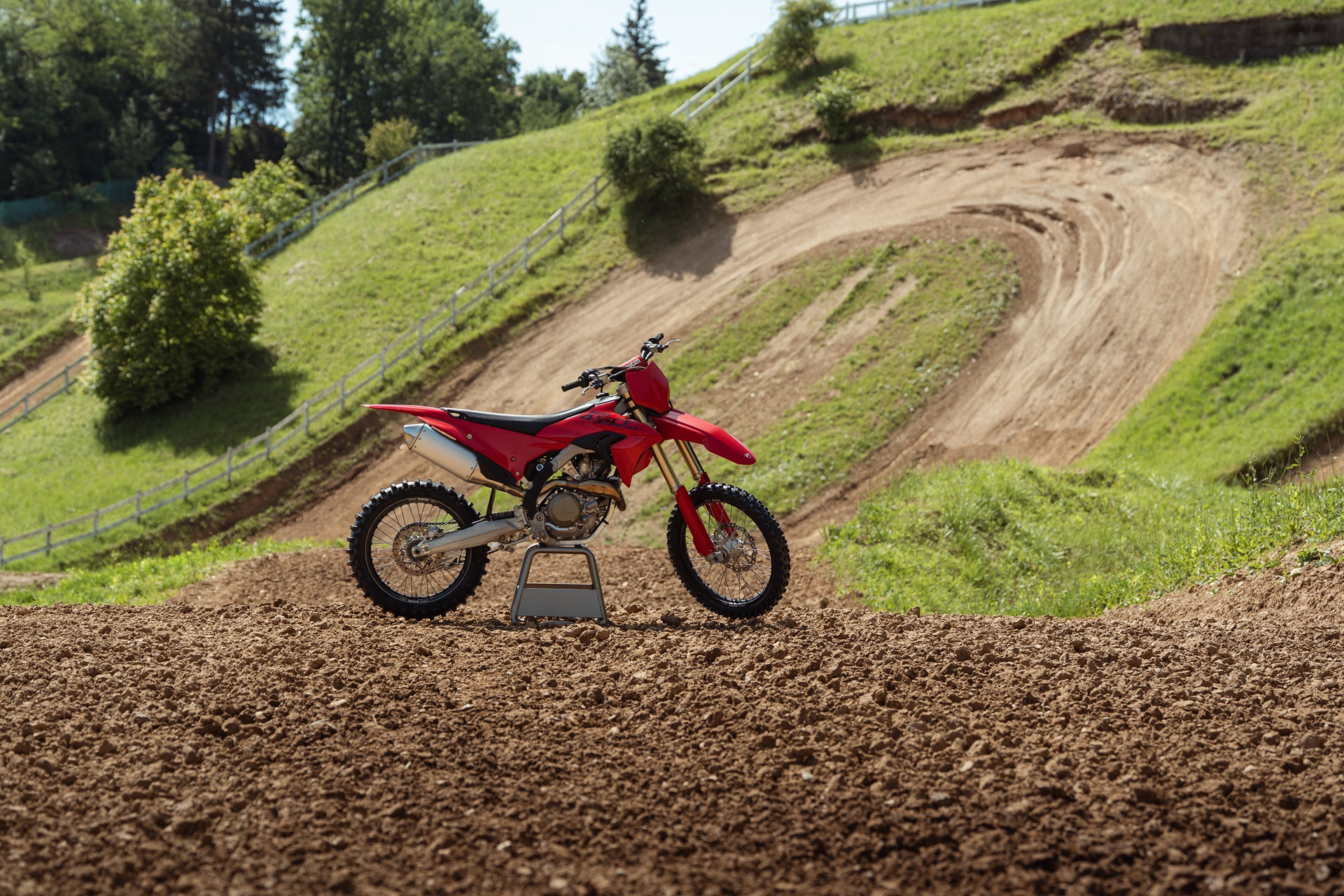 Gama Ducati Desmo450 MX 2027: más prestaciones y mejor ergonomía para favorecer el pilotaje