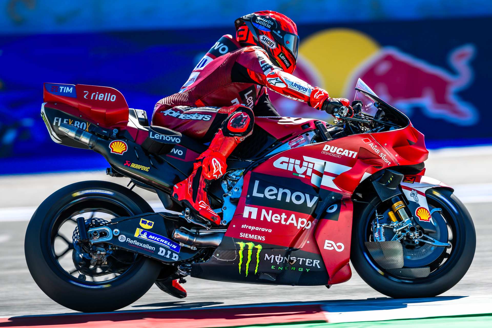 Marc Márquez da el golpe en Misano y se adueña del liderato de MotoGP