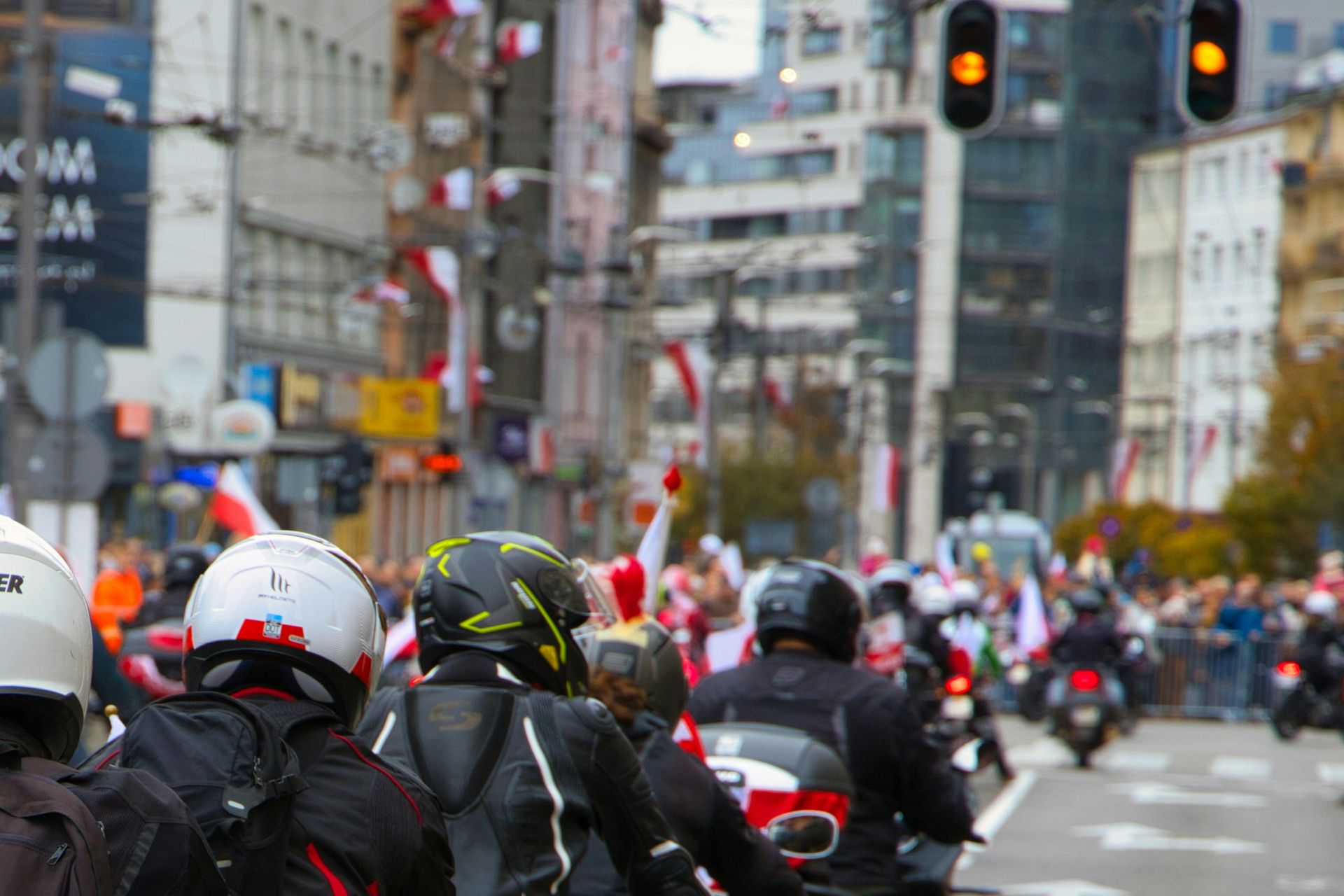 ¿Cómo manejar una motocicleta de forma segura durante un sismo?