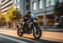 ¿Cómo manejar una motocicleta de forma segura durante un sismo?