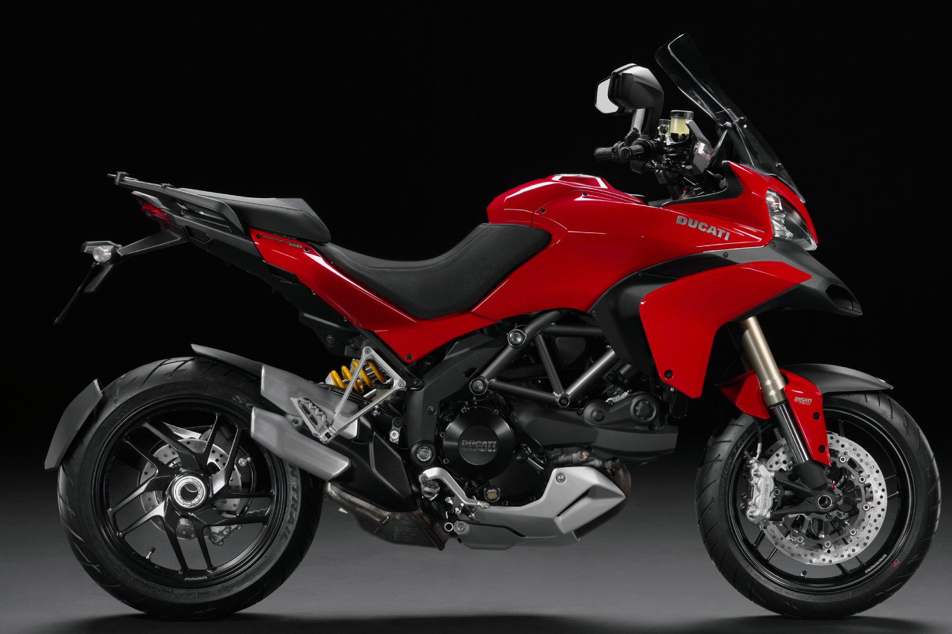 Suspensiones electrónicas en motocicletas: la historia de BMW y Ducati que cambió la forma de rodar