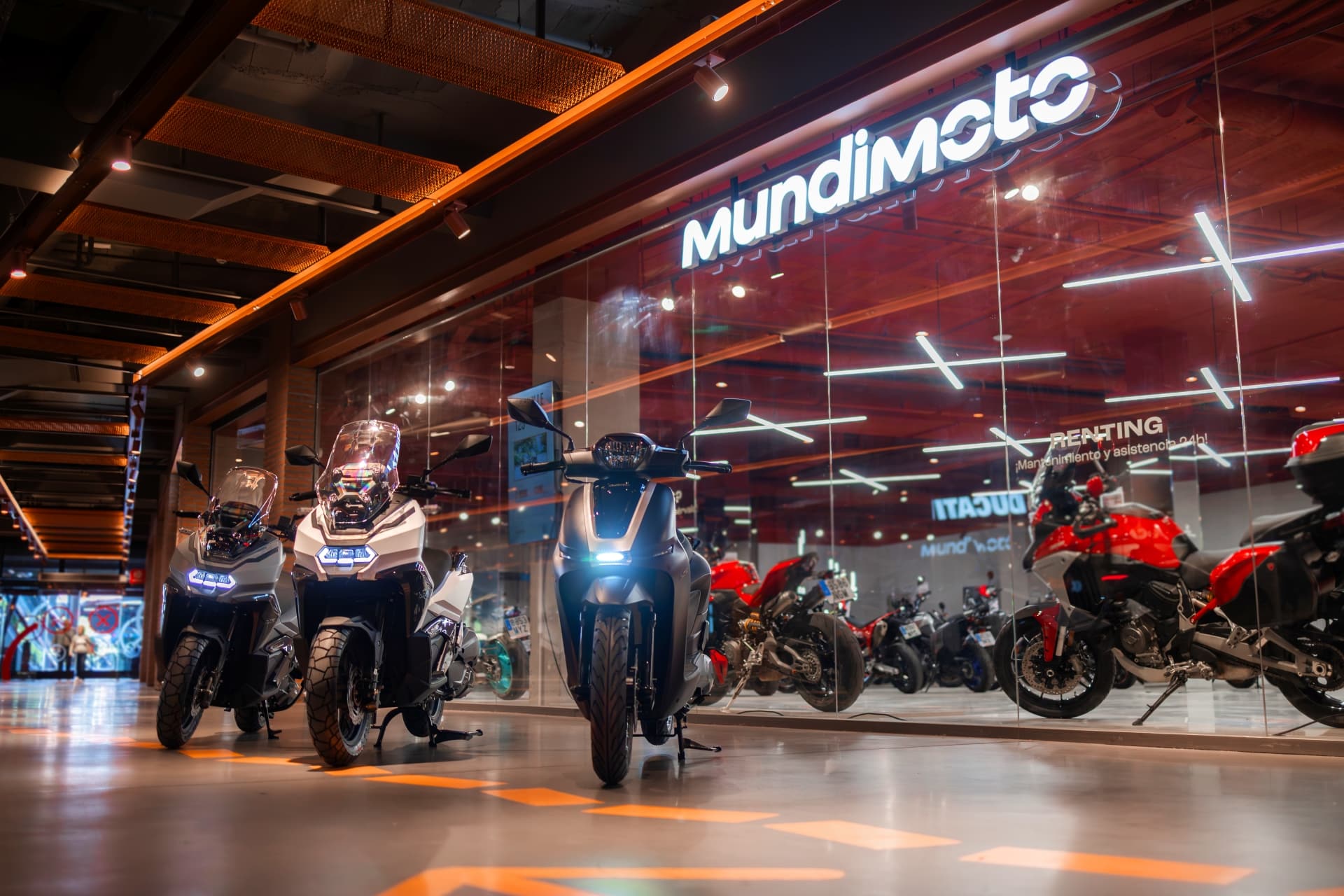 Mundimoto distribuidor de UM Motorcycles en España 2027