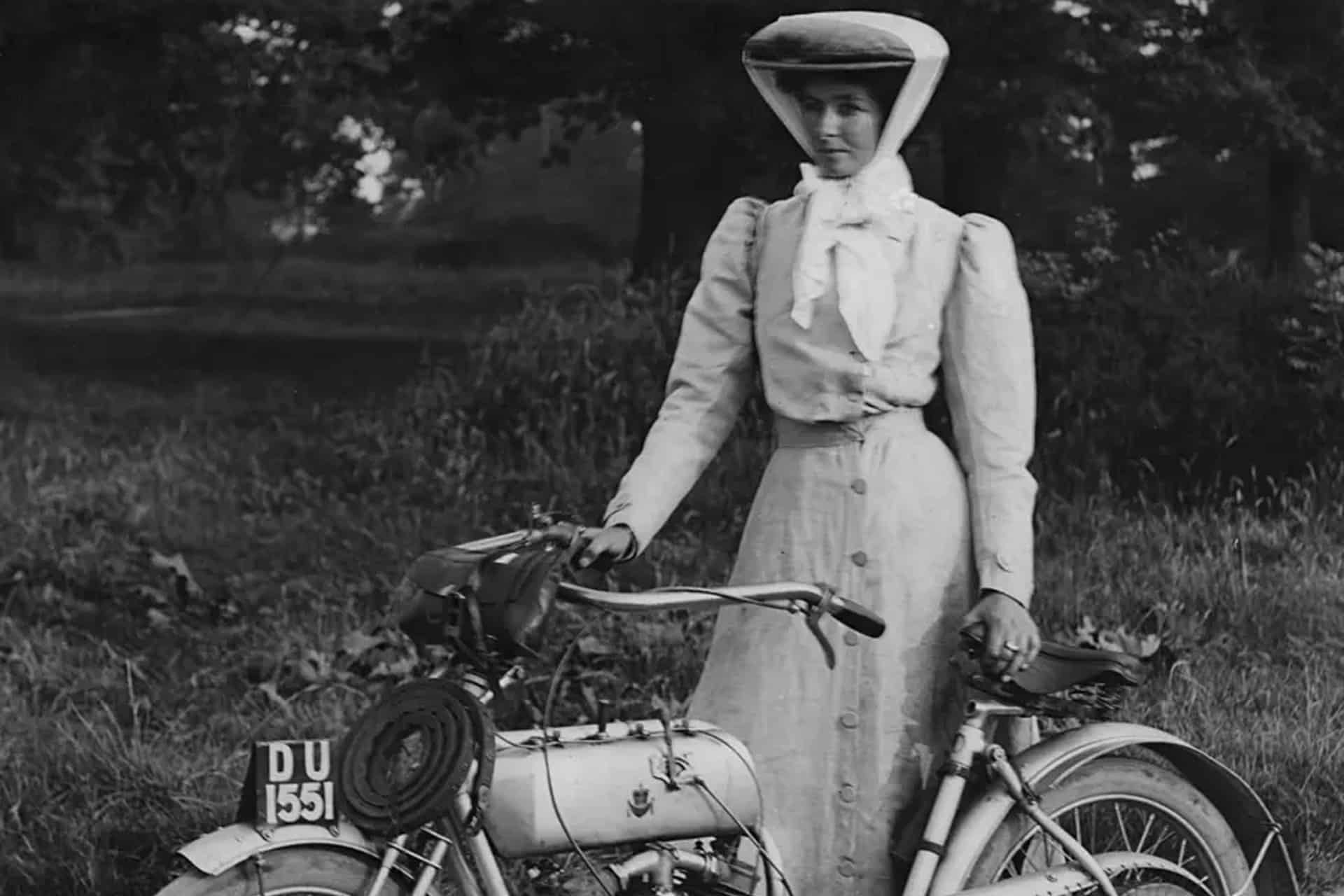 La mujer en moto, un pensamiento de Soy Motera Colombia