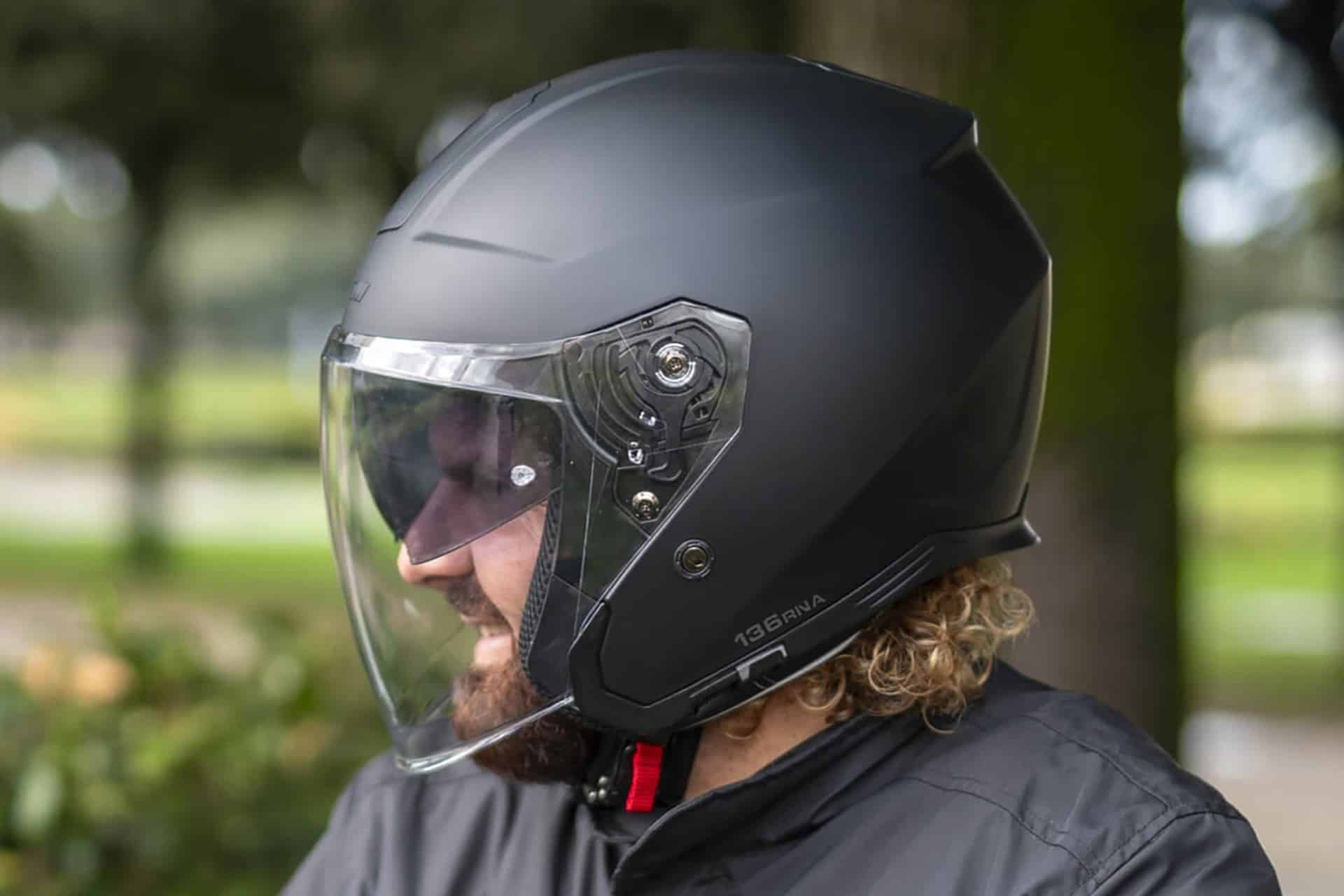 CGM apuesta por la versatilidad del casco jet con la familia de modelos 136 RNA