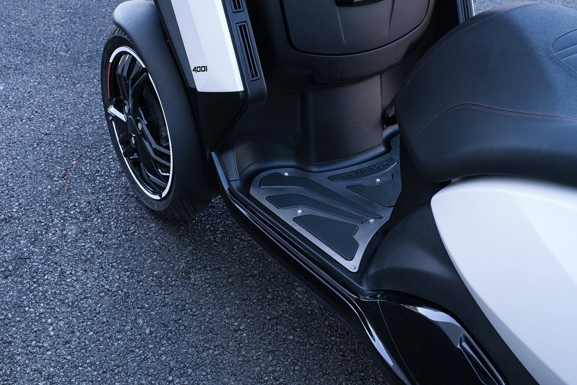 Peugeot Metropolis SW R: funcionalidad y confort sobre tres ruedas