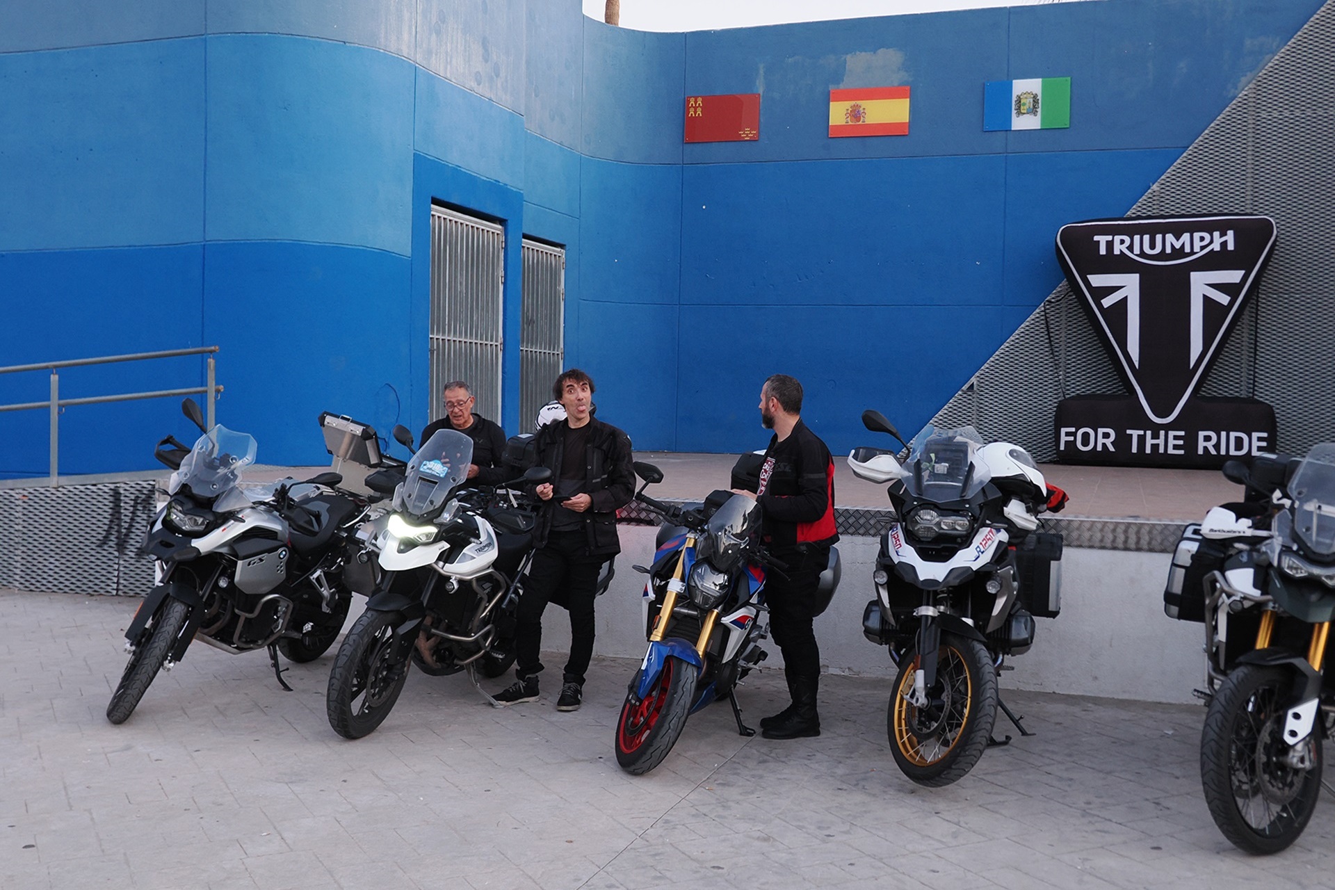 Triumph Coast 2 Coast 2026: Un centenar de motos recorrieron el este y sur peninsular