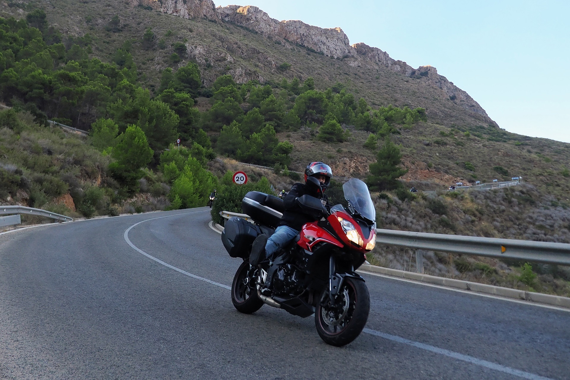 Triumph Coast 2 Coast 2026: Un centenar de motos recorrieron el este y sur peninsular